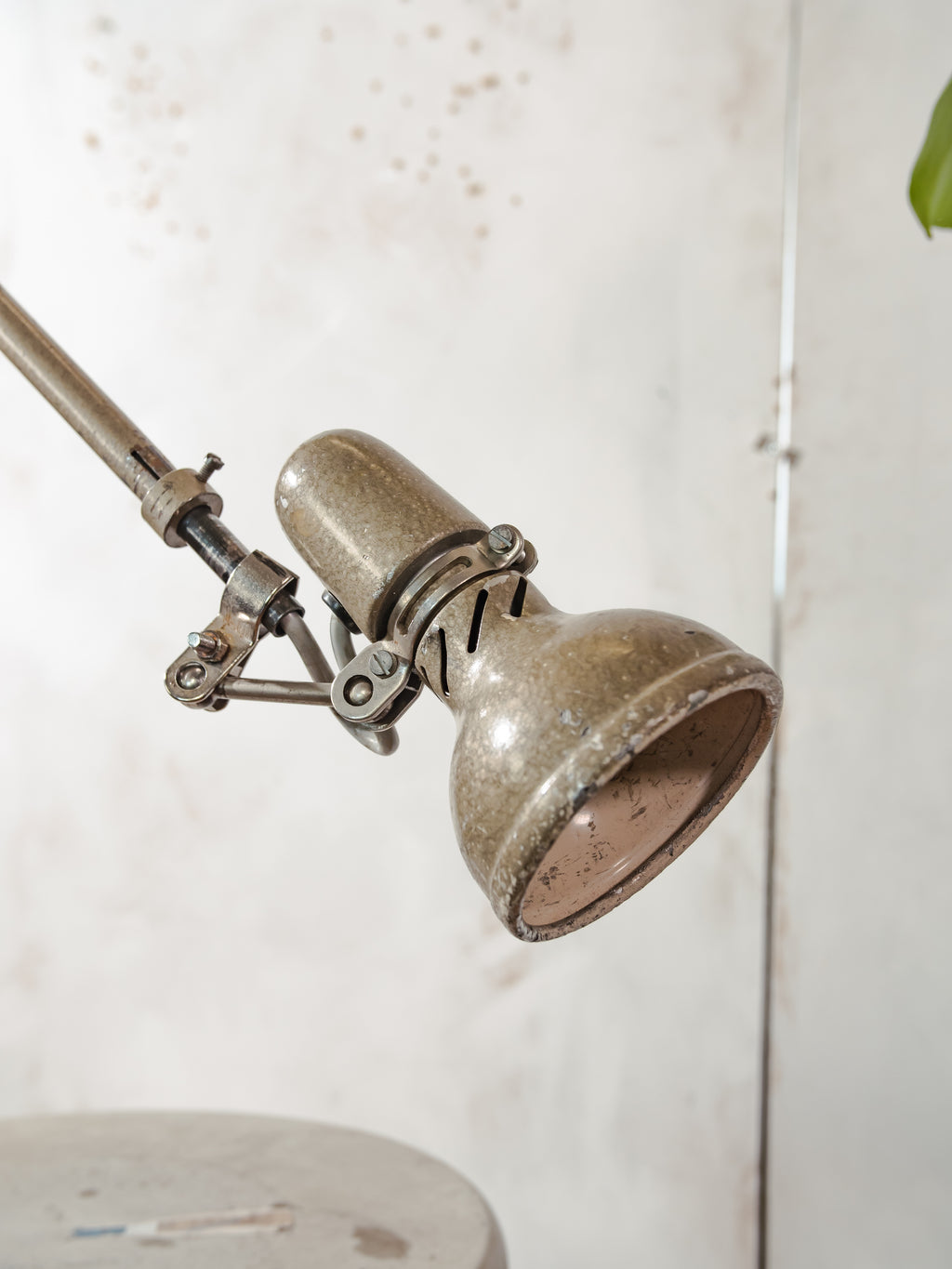 1950s Lumina Breveté Clamp lamp, Vintage 2 arm Articulated Workshop light made in France | Retro Table Desk lamp, Brown Sewing lighting