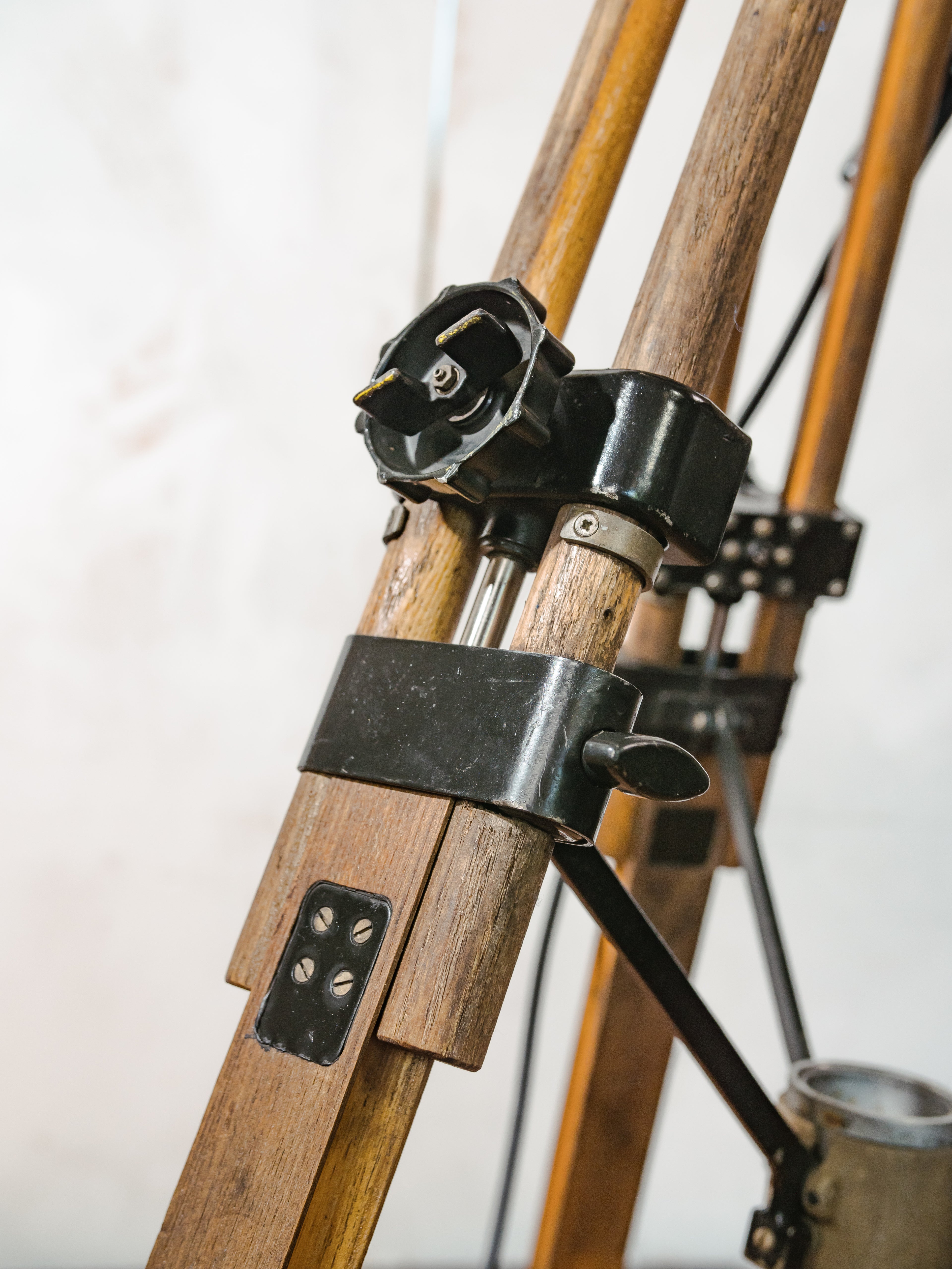 1950s Theater Spotlight Floor lamp A.E. Cremer Paris Projector on Vintage Wooden Surveyor Tripod, With Barndoors, French Antique Lighting