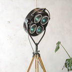 Vintage zwarte operatielamp van FAMED op houten statief, op maat gemaakte medische vloerlamp, gerecyclede chirurgische spot, 4-weg lamp met blauwe lenzen