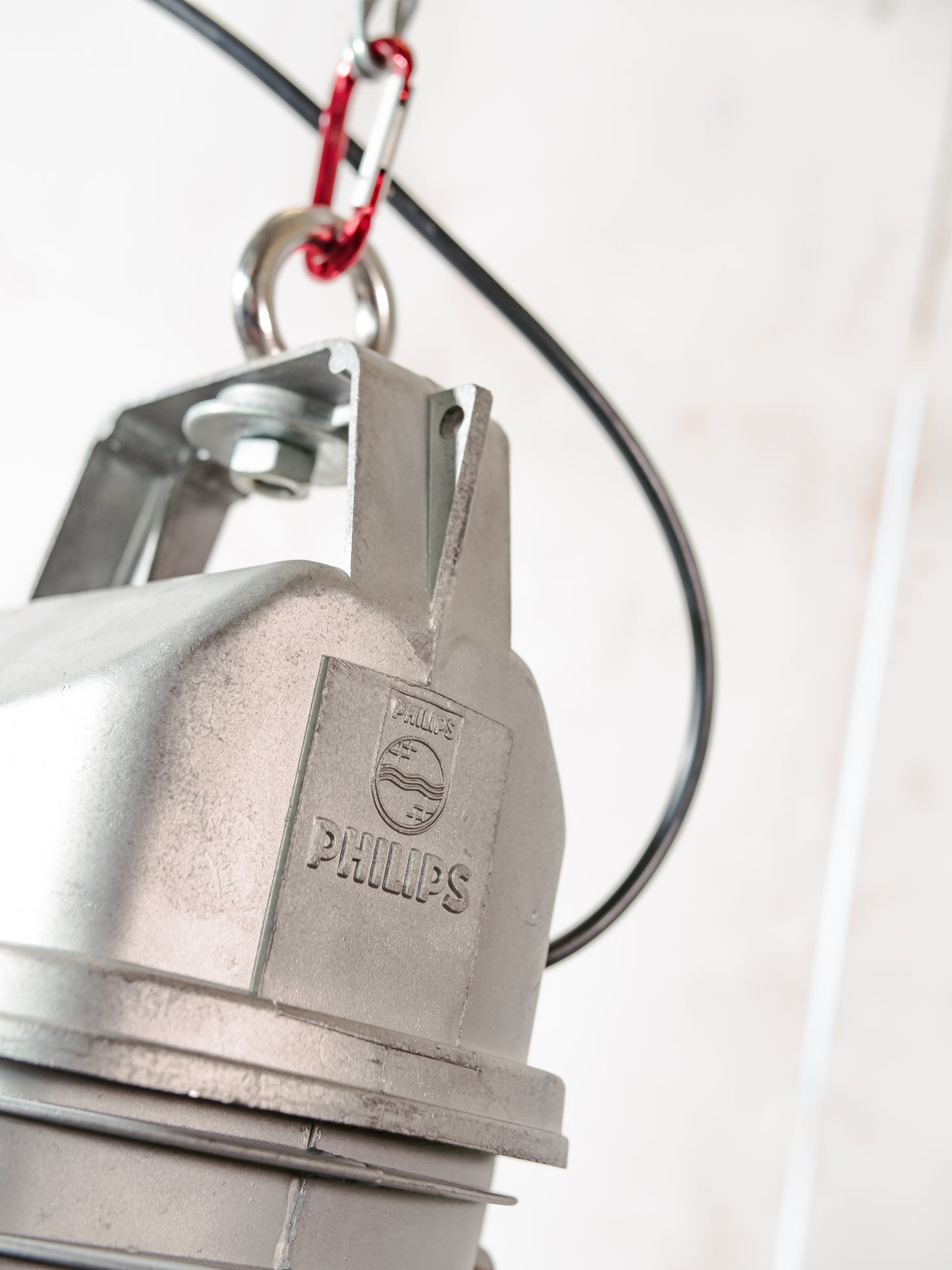 Grote industriële hanglamp uit de jaren 50 van Philips Holland, gerenoveerde hanglamp van aluminium met plexiglas cover, decoratie voor kookeiland