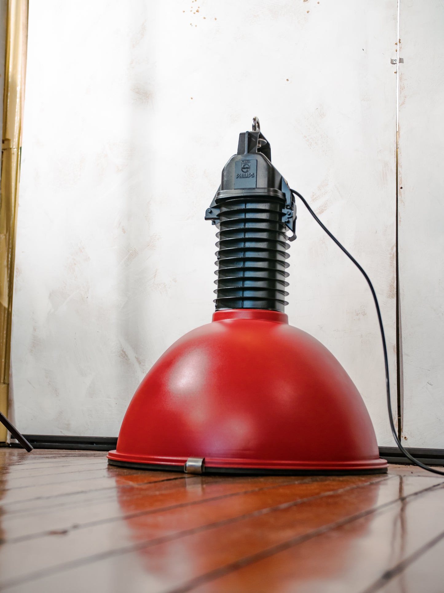 Philips HDK 400 Industriële Hanglamp uit de jaren 50, Rood en Zwart Aluminium Hanglamp, Gemaakt in Nederland