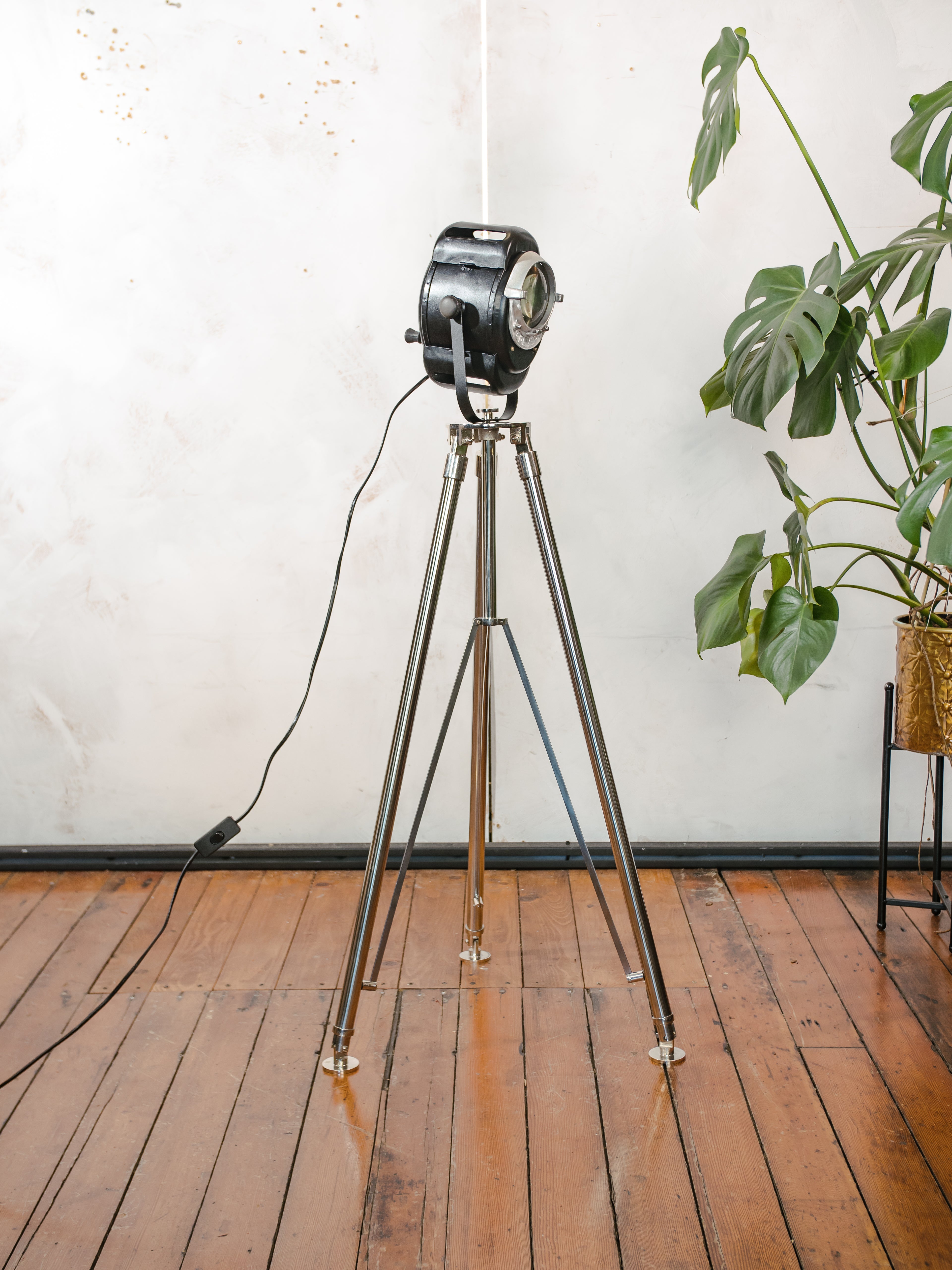 1950s A.E. Cremer Baby spotlight Black Floor lamp, Vintage French Theatre Light on Chrome Tripod, Rare model with two doors