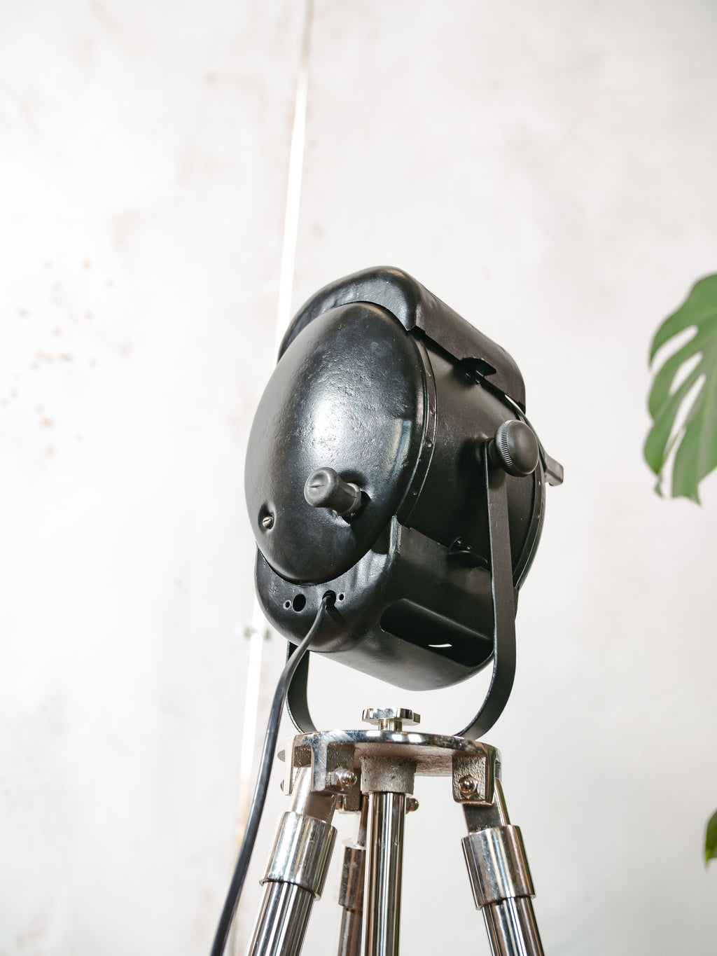 1950s A.E. Cremer Baby spotlight Black Floor lamp, Vintage French Theatre Light on Chrome Tripod, Rare model with two doors