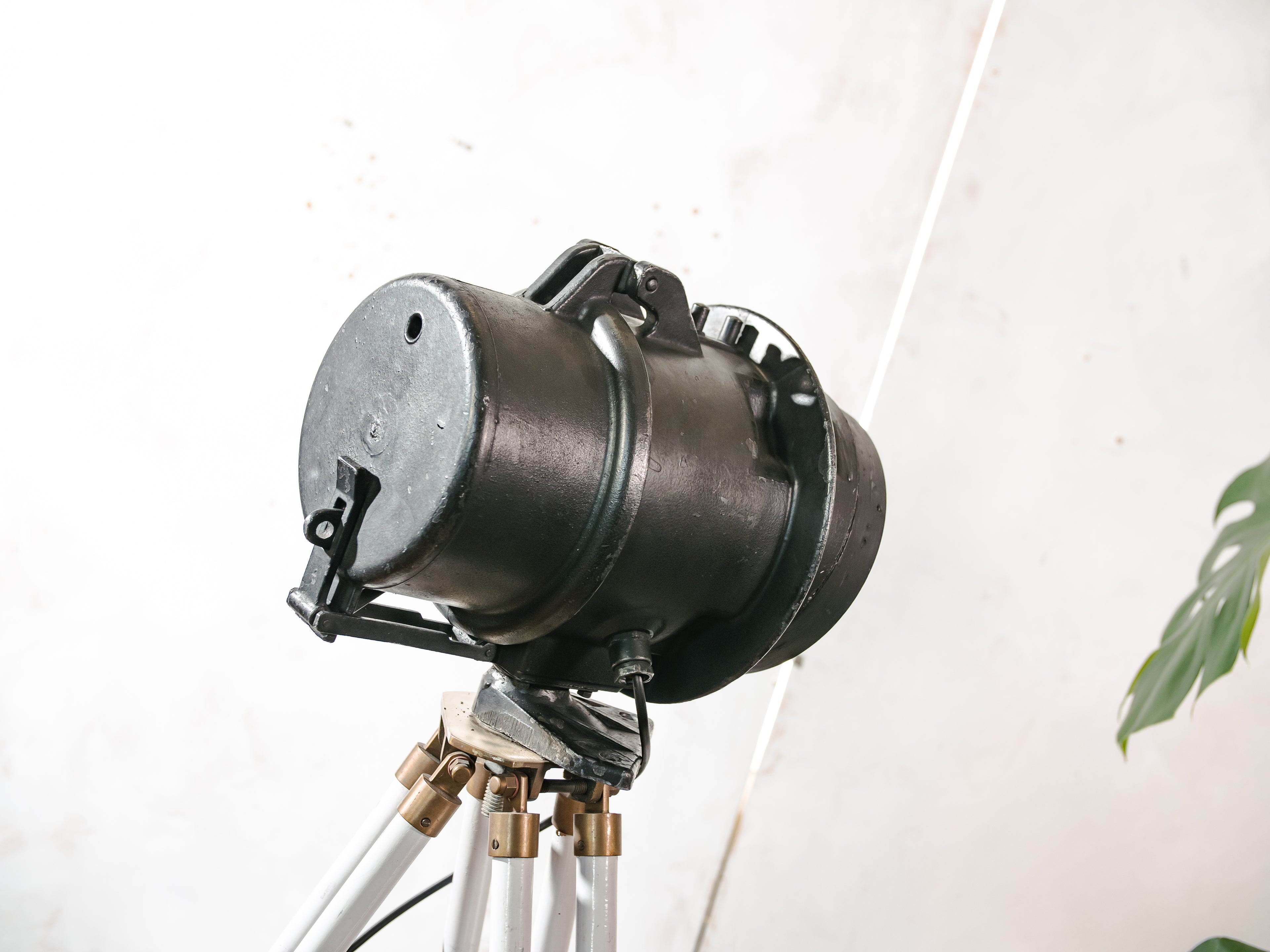 Vintage DDR Railway Signal Spotlight, Restored Industrial Floor Lamp on White Wooden Tripod, Telesig Berlin Orange Lens Light