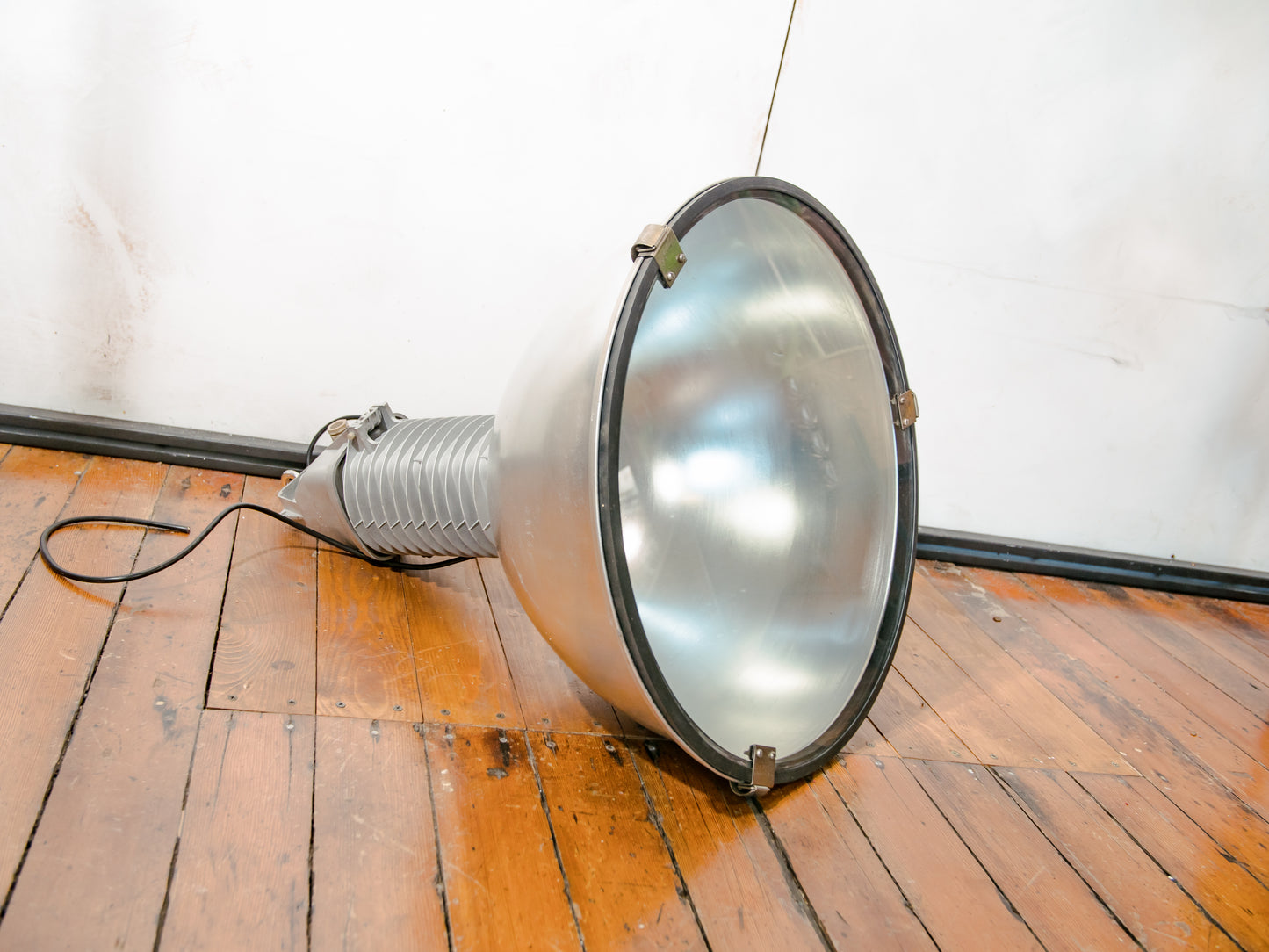 Grote industriële hanglamp uit de jaren 50 van Philips Holland, gerenoveerde hanglamp van aluminium met plexiglas cover, decoratie voor kookeiland