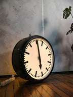 Vintage stationsklok dubbelzijdig met verlichting van RFT, jaren 50 Rundfunk und Fermelde Technik Duitsland, diameter Ø75 CM, LED en Quartz omgebouwd
