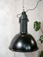 Zwarte fabriekshanglamp van Philips, industriële interieurlamp uit de jaren 50, werkplaats plafond lamp, grote hanglamp in loft stijl