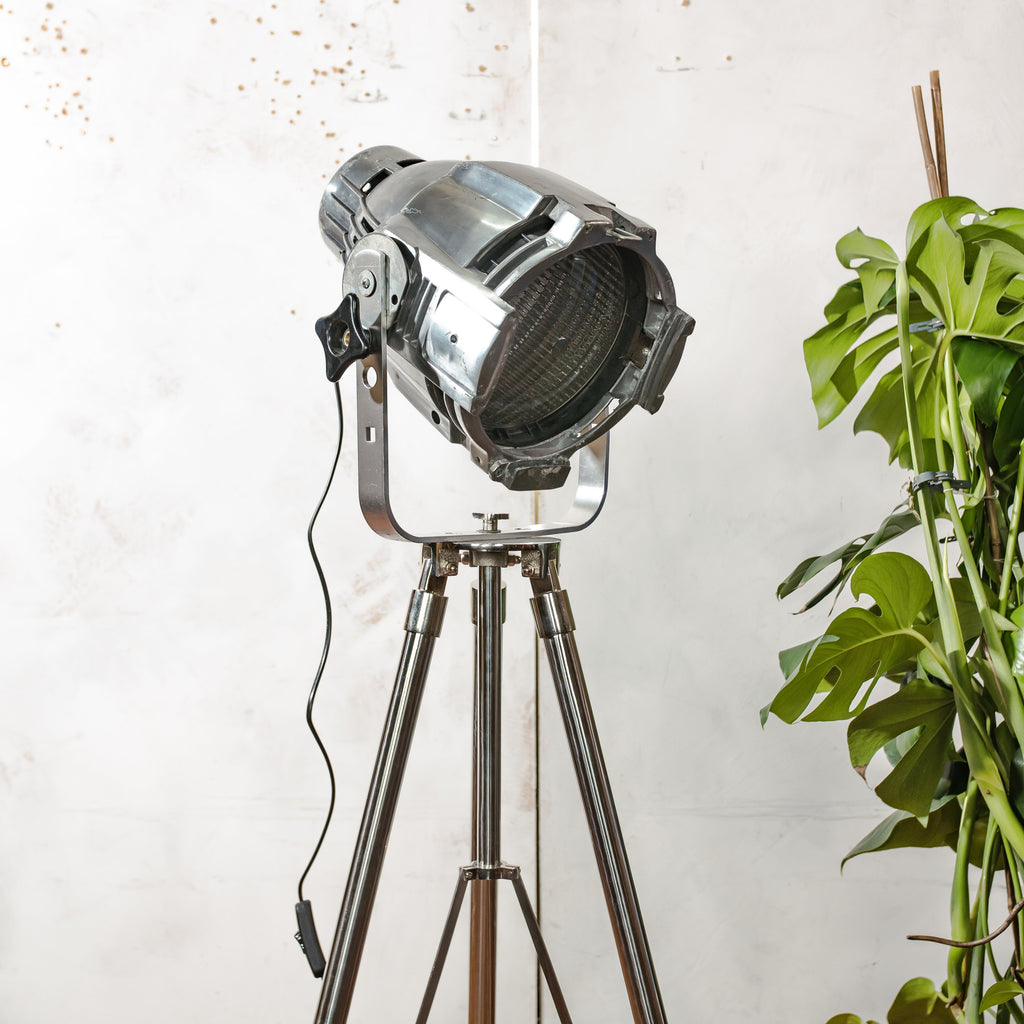 Chrome Stage light Floorlamp Vintage, The Aliën Studio Spot | Spotlight on polished Tripod, Modern industrial lighting