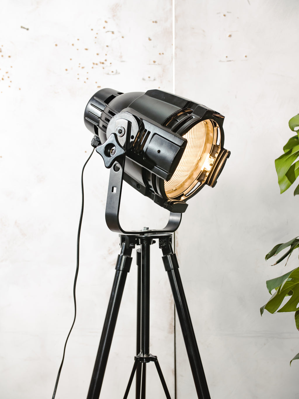 Vintage zwarte podium theaterspot vloerlamp | Industriële theaterlamp op zwart metalen statief
