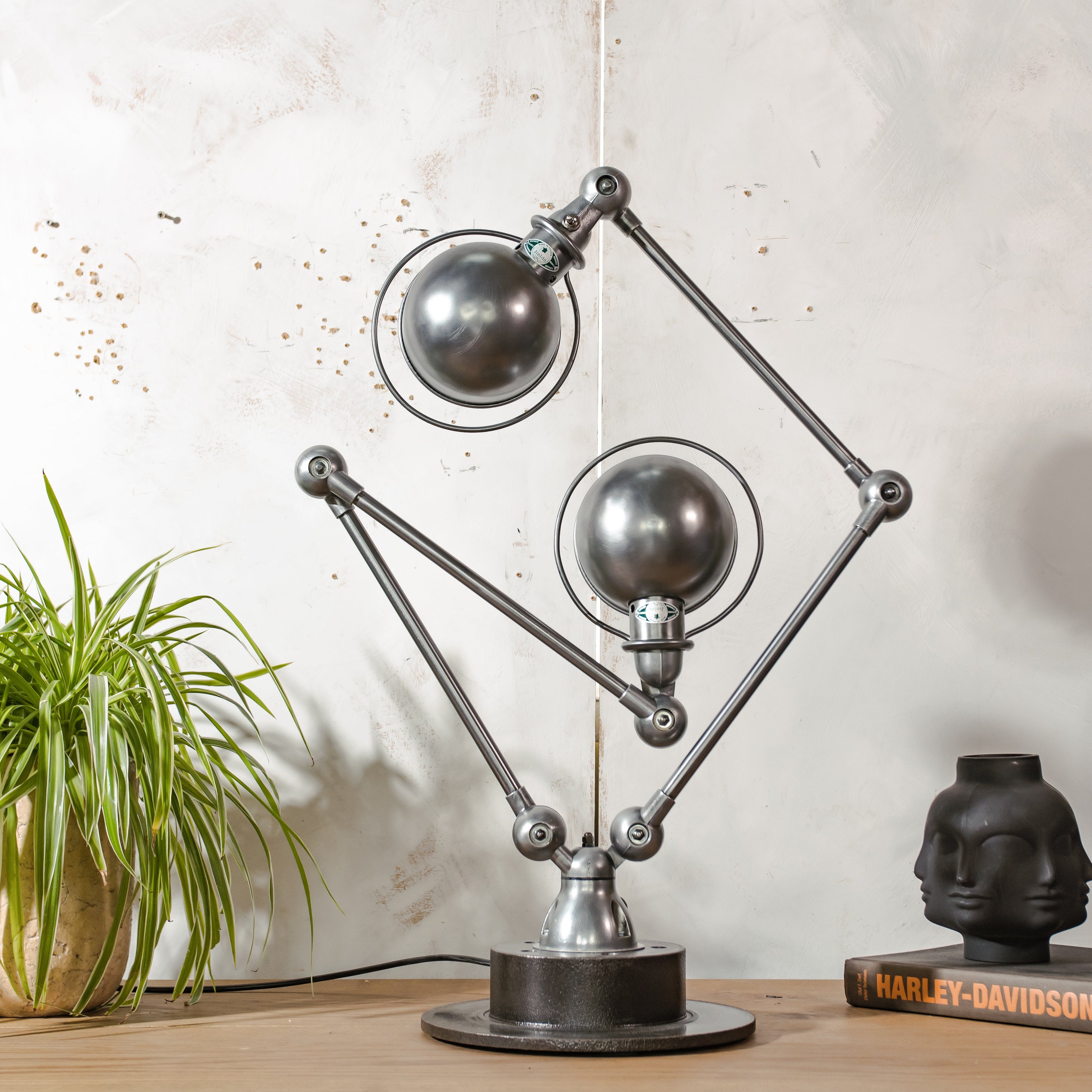 ZELDZAME dubbele Jieldé lamp, industriële tafellamp met 4 armen, gerestaureerde en gepolijste Franse werkplaats lamp, Jean Louis Domecq, sculpturale bureaulamp