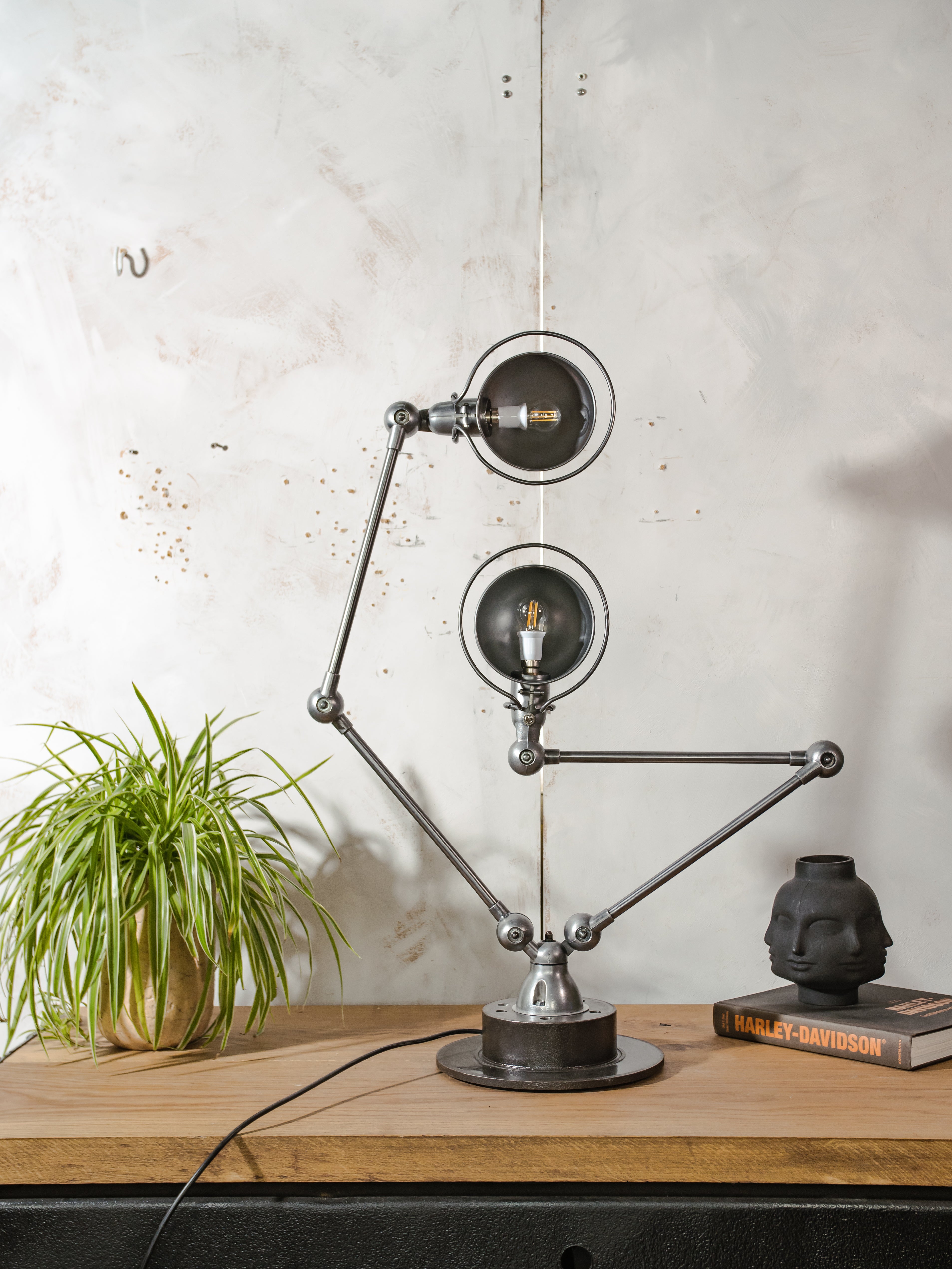 ZELDZAME dubbele Jieldé lamp, industriële tafellamp met 4 armen, gerestaureerde en gepolijste Franse werkplaats lamp, Jean Louis Domecq, sculpturale bureaulamp