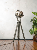 ADB SP.5 Belgische Theaterspot Vloerlamp | Jaren 60 500W Toneellamp op Ertel-Werk Bundeswehr Veldstatief