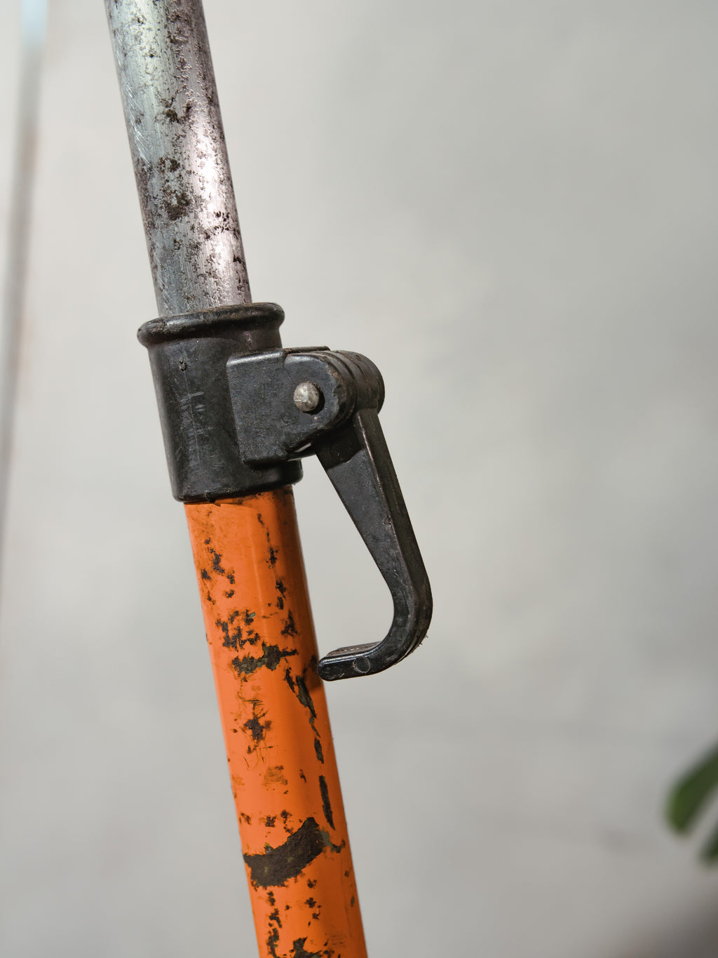 Bosch Eisemann Militaire Zoeklicht Vloerlamp | Vintage Veldzoeklicht op Originele Bosch Statief
