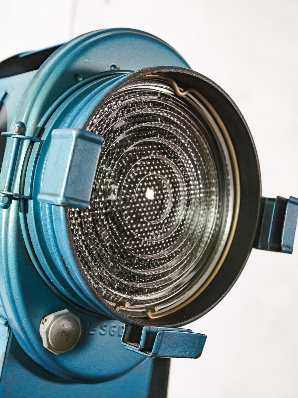 A.E. Cremer Paris Blue Fresnel Theatre Spotlight Floor Lamp | 1950s Studio Light on ori Steel Tripod