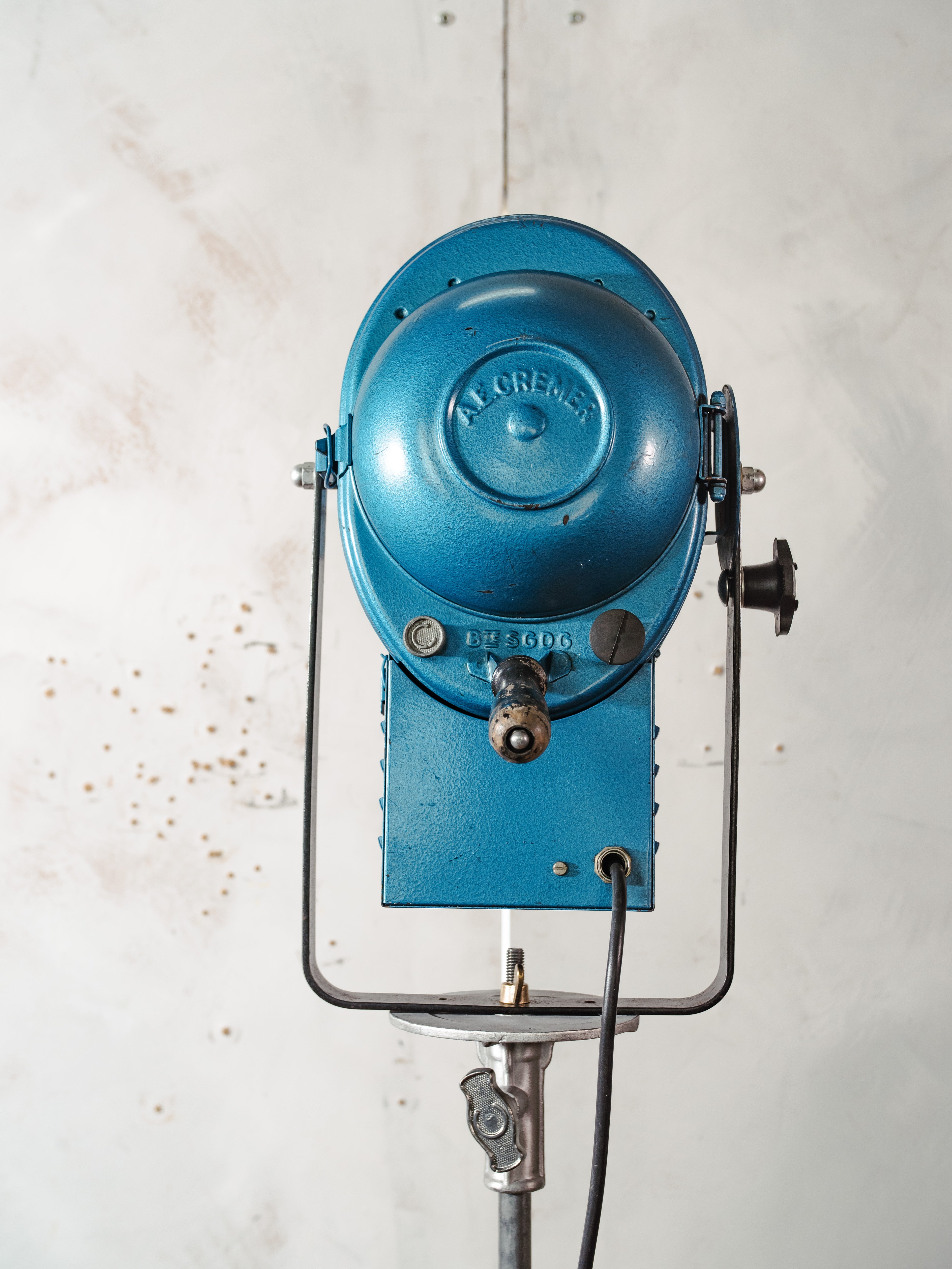 A.E. Cremer Paris Blue Fresnel Theatre Spotlight Floor Lamp | 1950s Studio Light on ori Steel Tripod