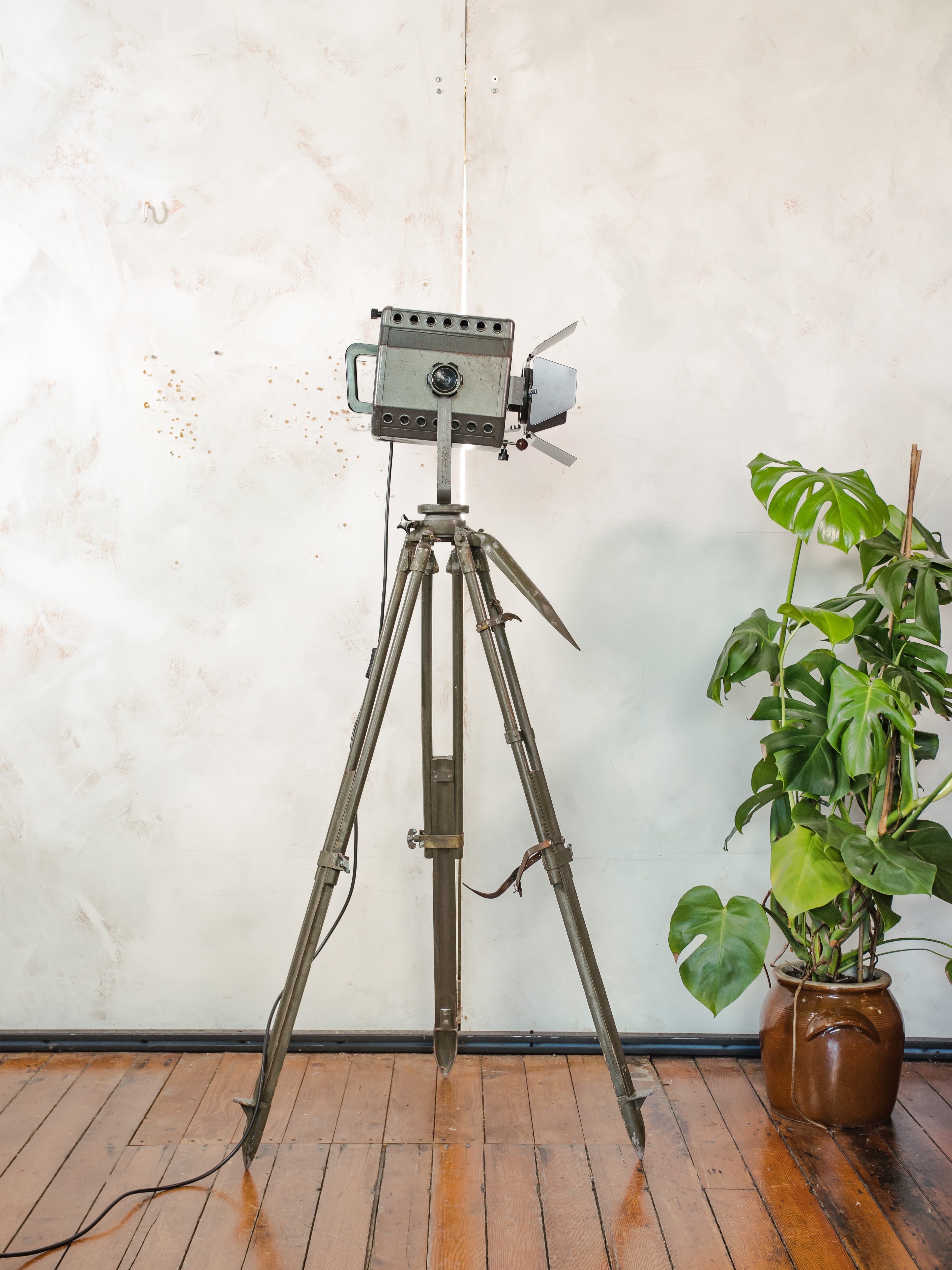 ADB BU.5 Belgian Studio Spotlight Floor Lamp | 1960s Stage Light on Ertel-Werk Bundeswehr Field Tripod