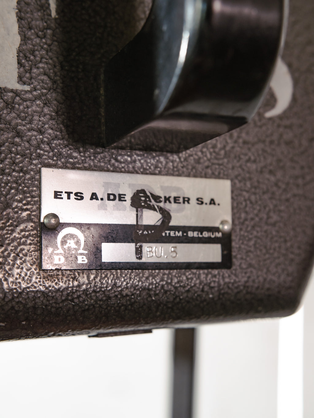 ADB BU.5 Belgian Studio Spotlight Floor Lamp | 1960s Stage Light on Ertel-Werk Bundeswehr Field Tripod
