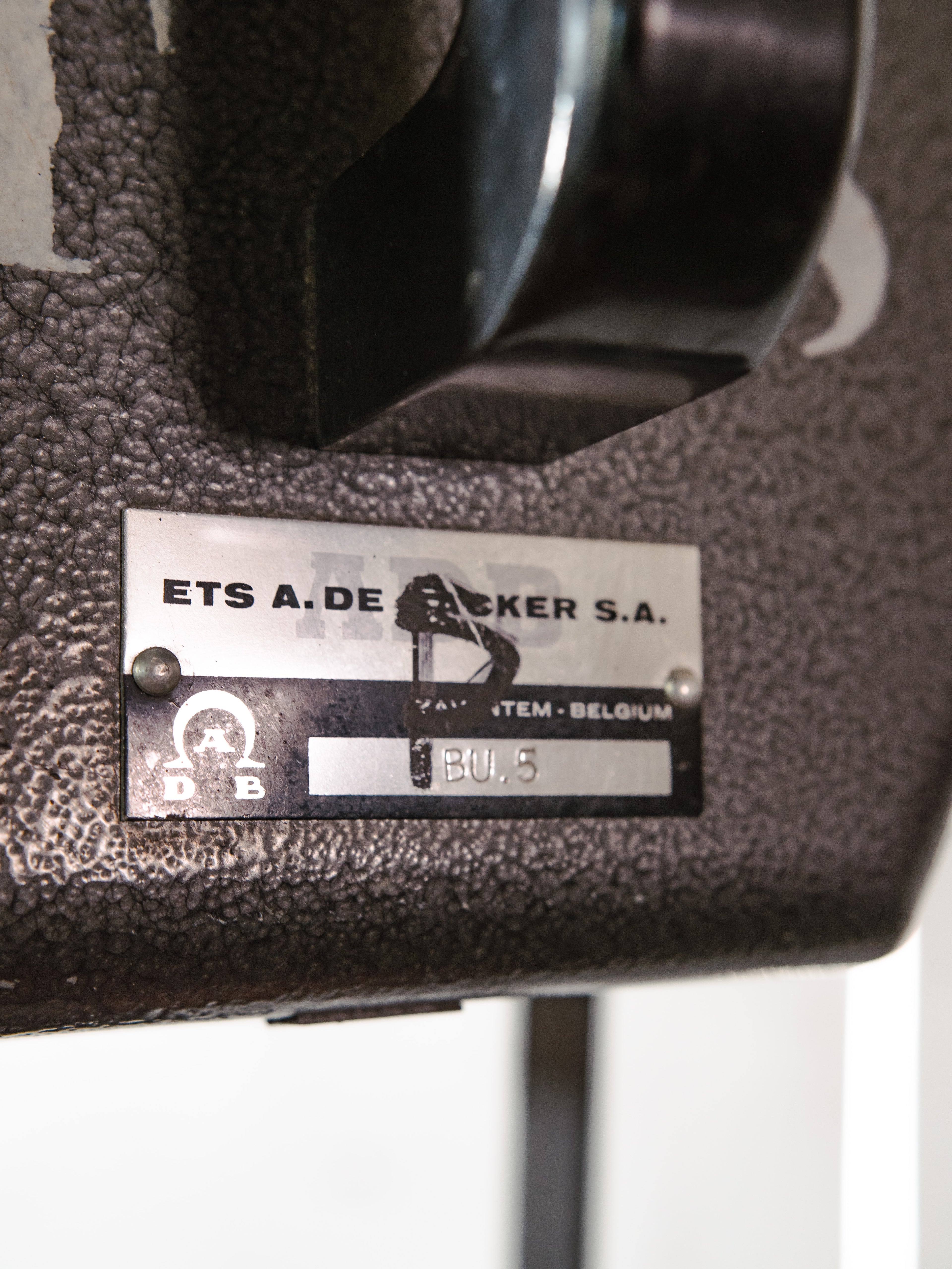 ADB BU.5 Belgian Studio Spotlight Floor Lamp | 1960s Stage Light on Ertel-Werk Bundeswehr Field Tripod