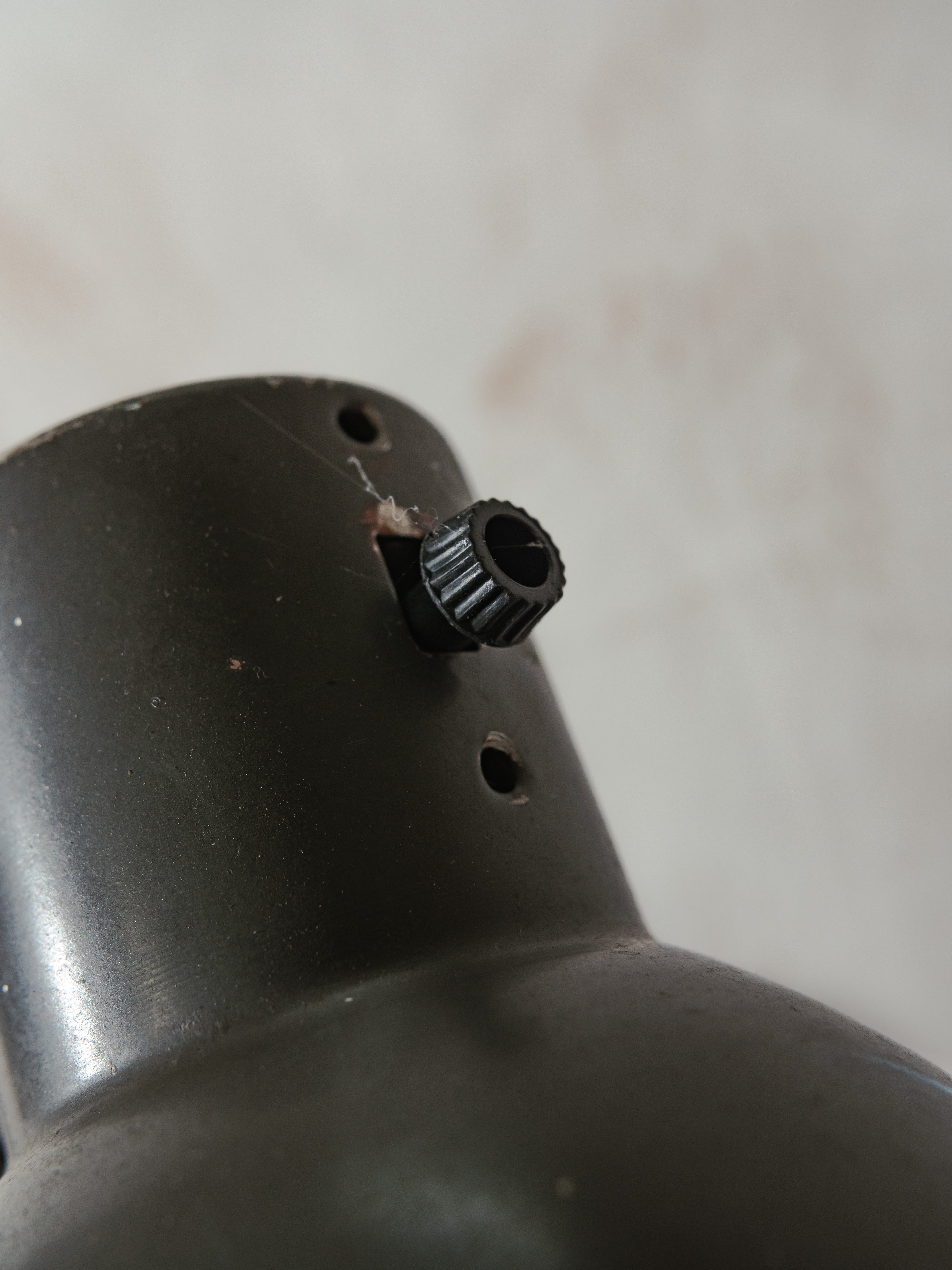 Bauhaus Scharnier schaarlamp van H. Th. J. A. Busquet voor Hala Zeist | Jaren 40 Nederlands Design Werkplaatslamp