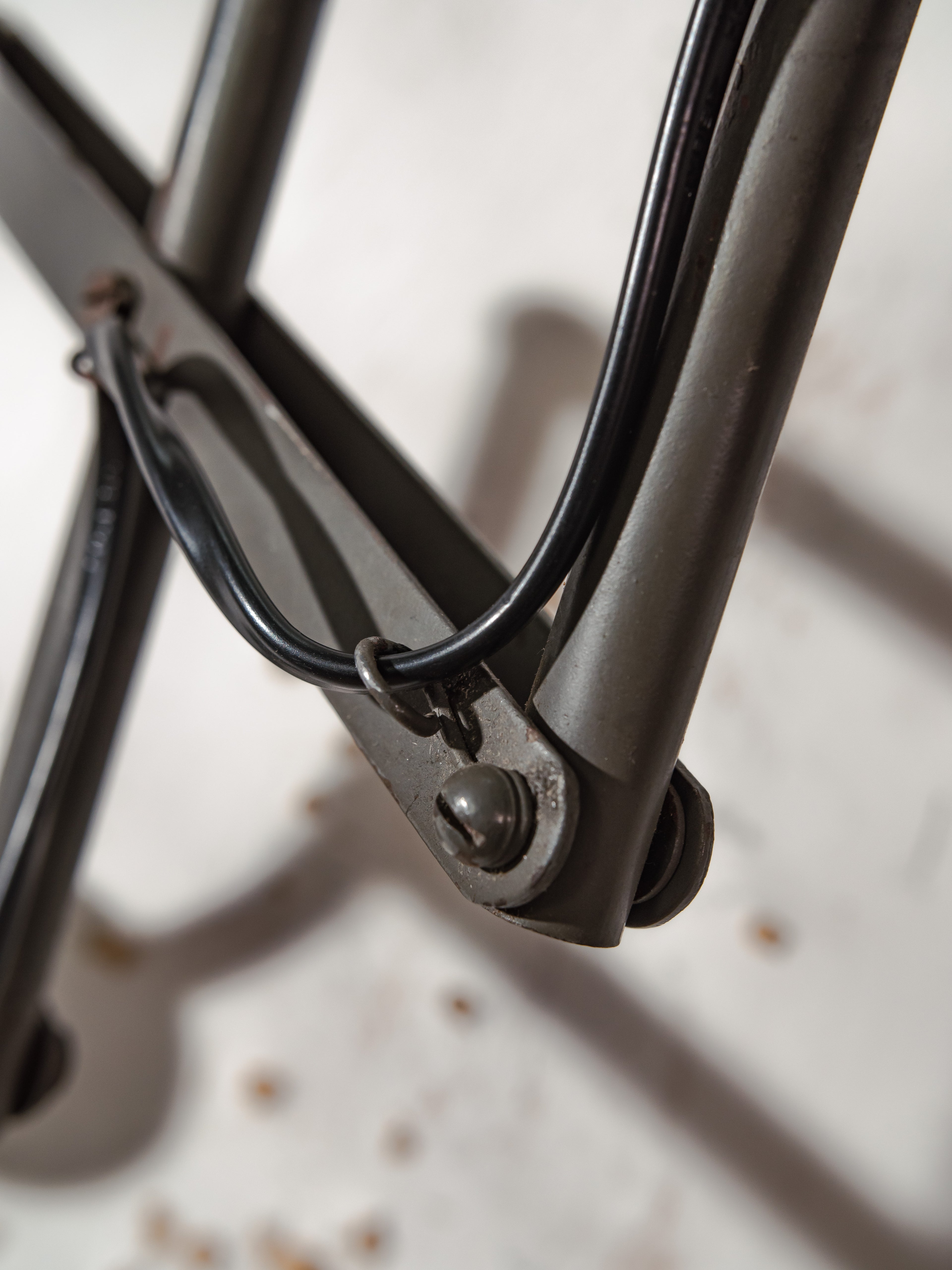 Bauhaus Scharnier schaarlamp van H. Th. J. A. Busquet voor Hala Zeist | Jaren 40 Nederlands Design Werkplaatslamp