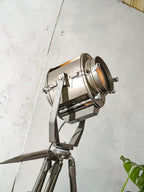 ADB SP.5 Belgische Theaterspot Vloerlamp | Jaren 60 500W Toneellamp op Ertel-Werk Bundeswehr Veldstatief