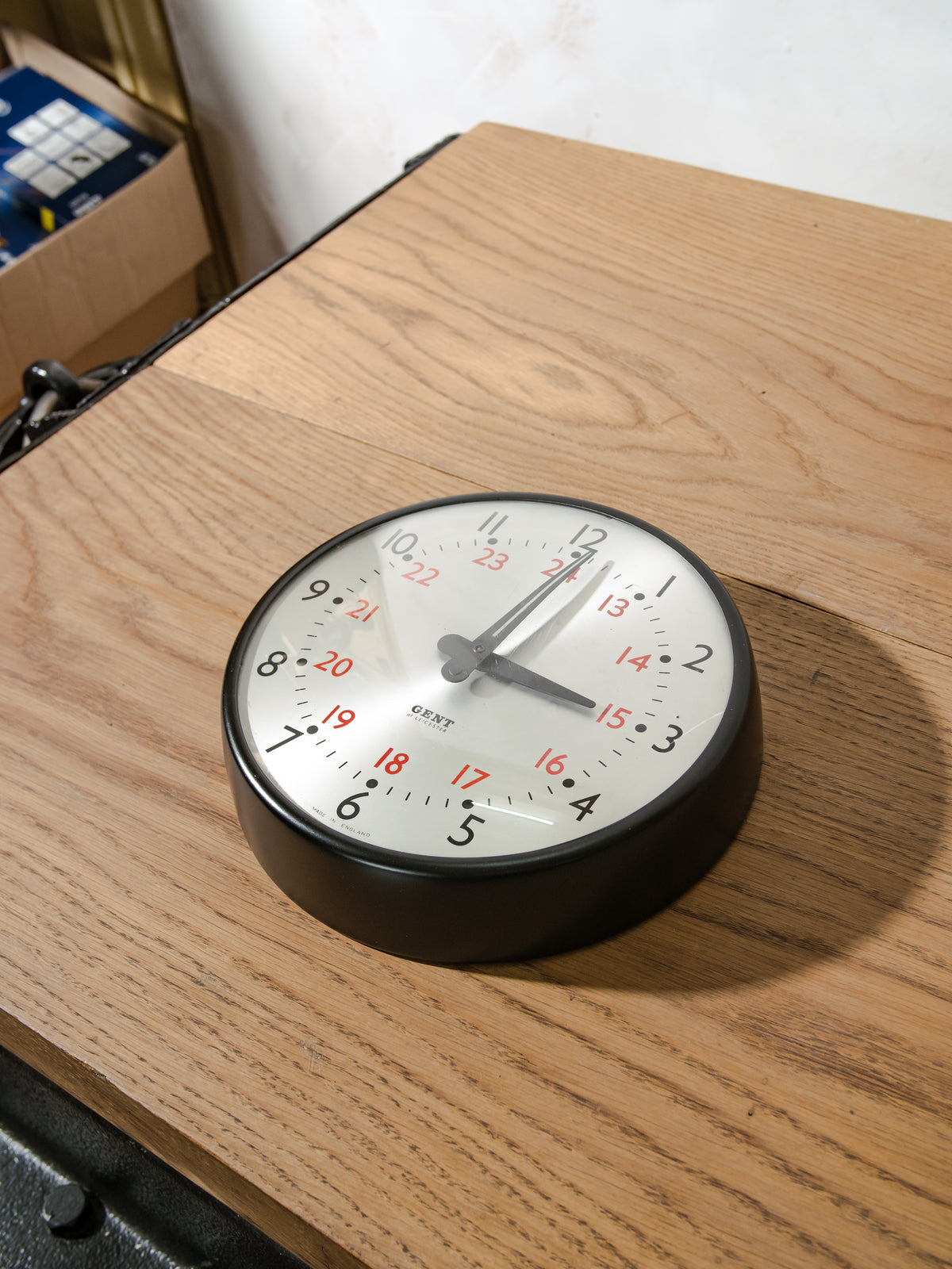 Gent of Leicester Slave Clock | Satin Black, Original 30-Second Movement, 24-Hour Dial Face