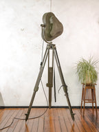 Heraeus Hanaulux London Surgical Lamp Floor Light | Upcycled 1990s Operating Room Lamp on Bundeswehr Tripod