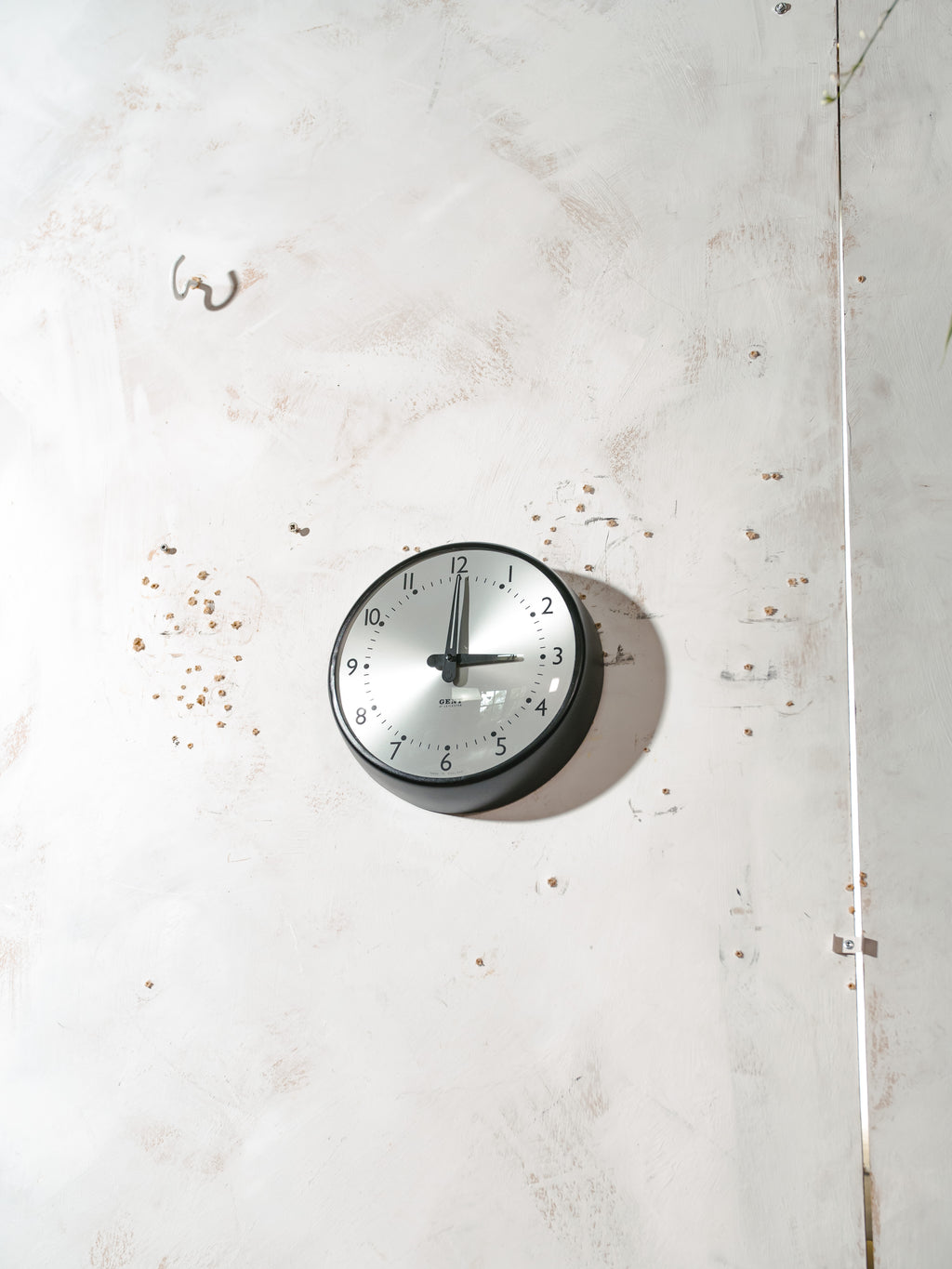 Gent of Leicester Slave Clock | 1960s Satin Black Factory Clock, Quartz Movement