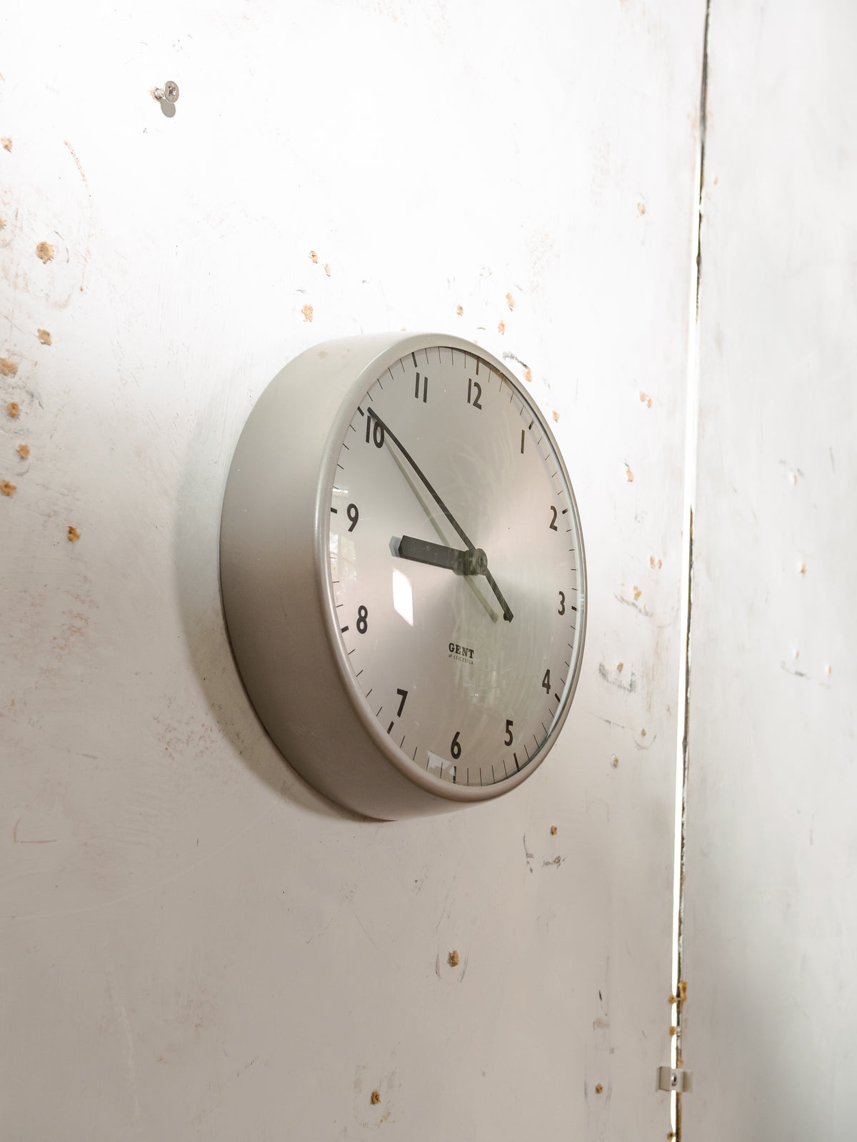Gent of Leicester Slave Clock | Original 1960s Grey Paint, Original Working 30-Second Movement