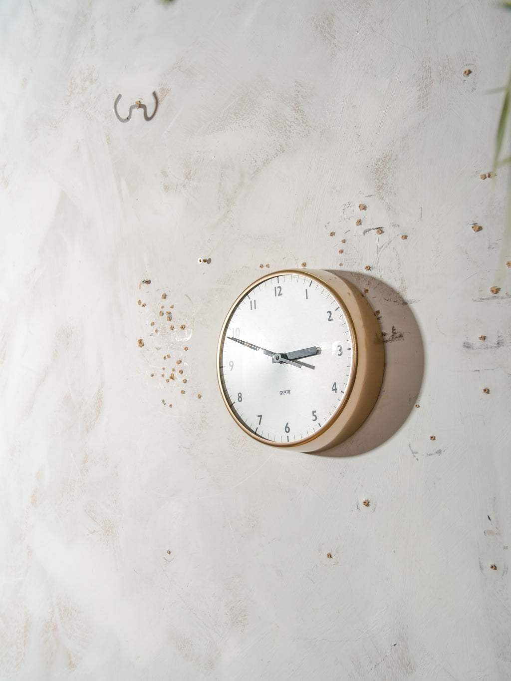 Gent of Leicester Secundaire Klok | Jaren 60 Gouden Fabrieksklok, quartz uurwerk