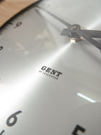 Gent of Leicester Secundaire Klok | Jaren 60 Zwarte Fabrieksklok, Quartz uurwerk omgebouwd