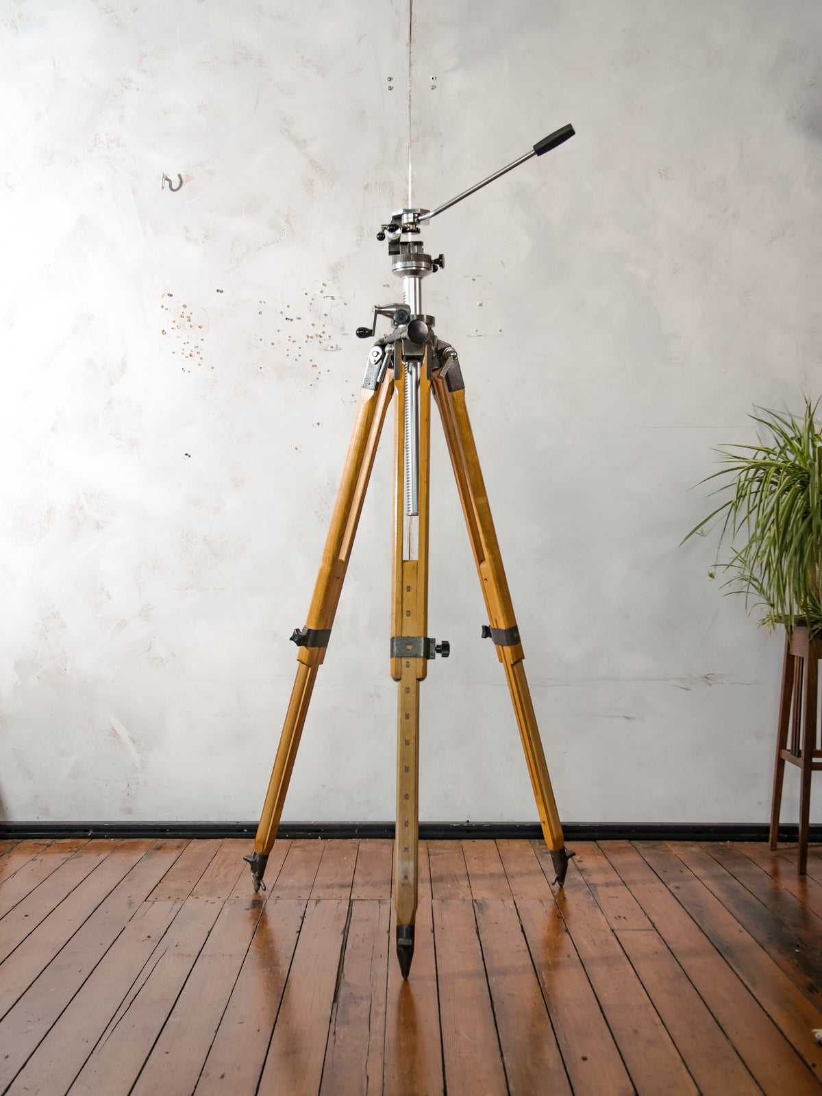 Vintage Grote Berlebach Mulda Houten Studiostatief | Compleet, Volledig Origineel Camerastatief met Pan-Tilt Kop en Tandheugel Middenkolom