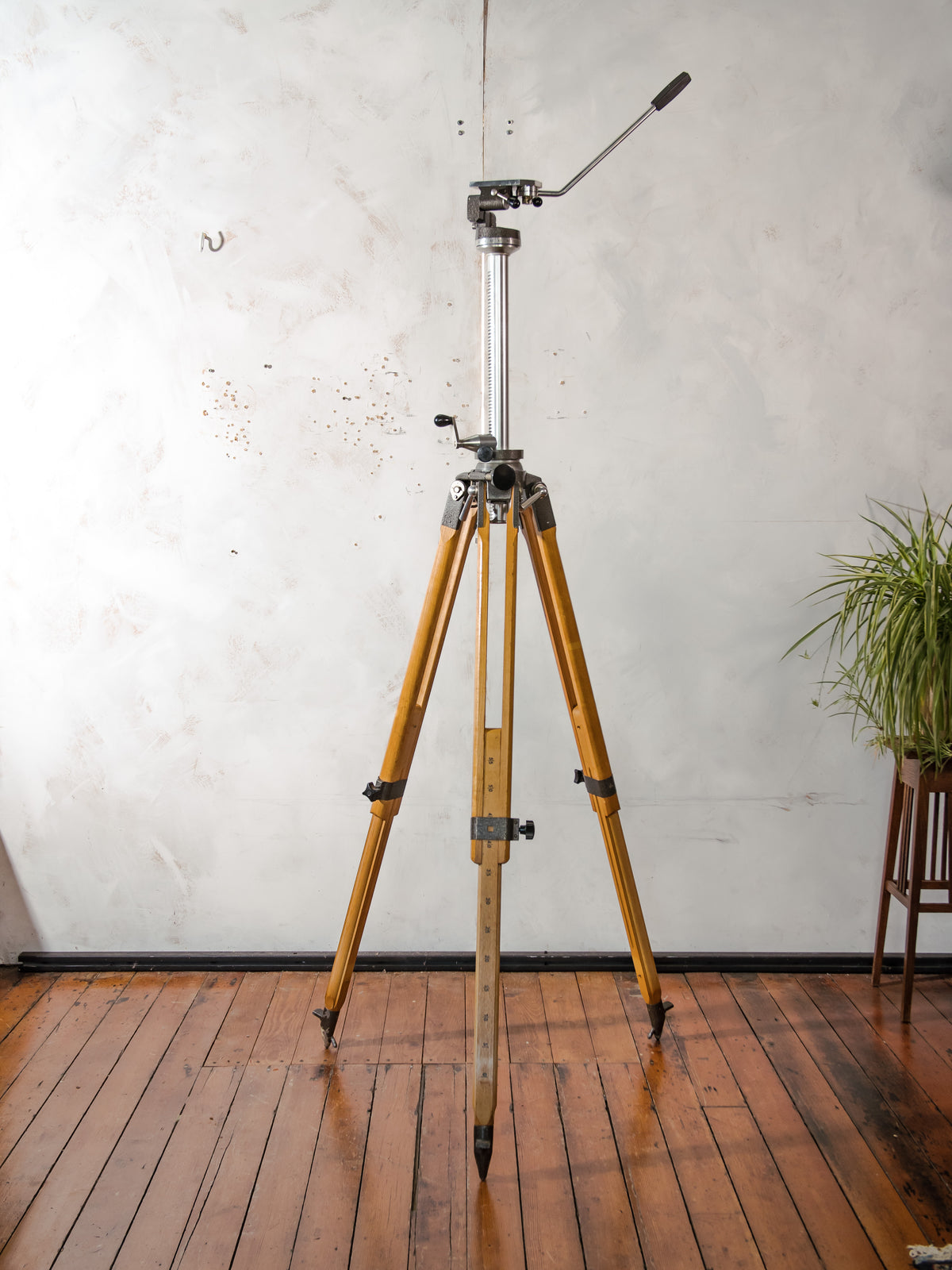 Vintage Grote Berlebach Mulda Houten Studiostatief | Compleet, Volledig Origineel Camerastatief met Pan-Tilt Kop en Tandheugel Middenkolom