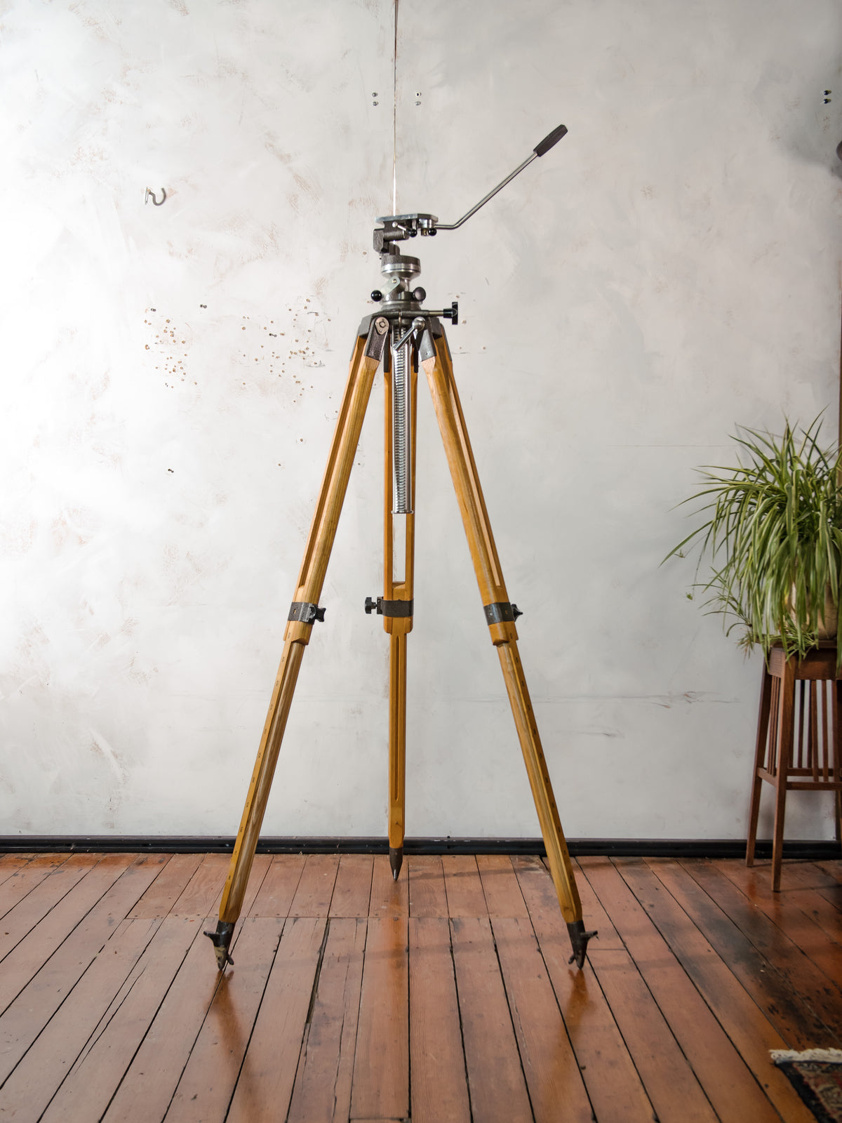 Vintage Grote Berlebach Mulda Houten Studiostatief | Compleet, Volledig Origineel Camerastatief met Pan-Tilt Kop en Tandheugel Middenkolom