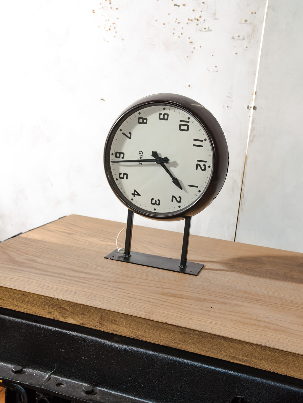 Gents of Leicester Dubbelzijdige Bakelieten Klok met Muurbeugel | 36 cm Stationsklok, Originele Uurwerken, Wand- of Plafondmontage
