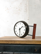 Gents of Leicester Dubbelzijdige Bakelieten Klok met Muurbeugel | 36 cm Stationsklok, Originele Uurwerken, Wand- of Plafondmontage