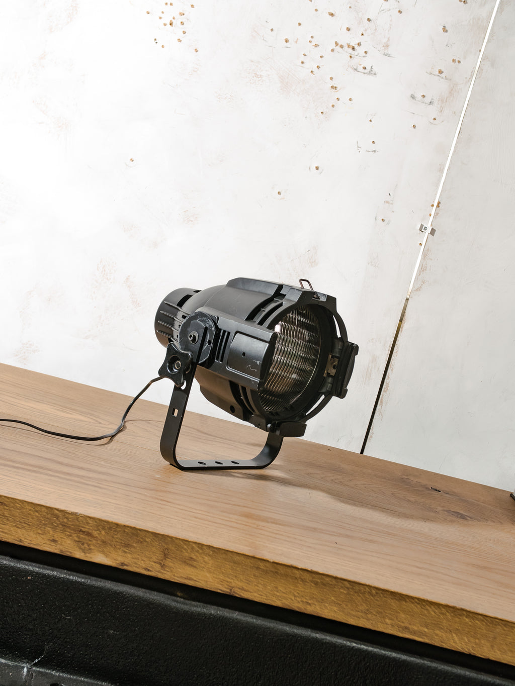 Fargo Multipar Spotlight Table Lamp | Vintage PAR Stage Light for Desk or Wall Mount