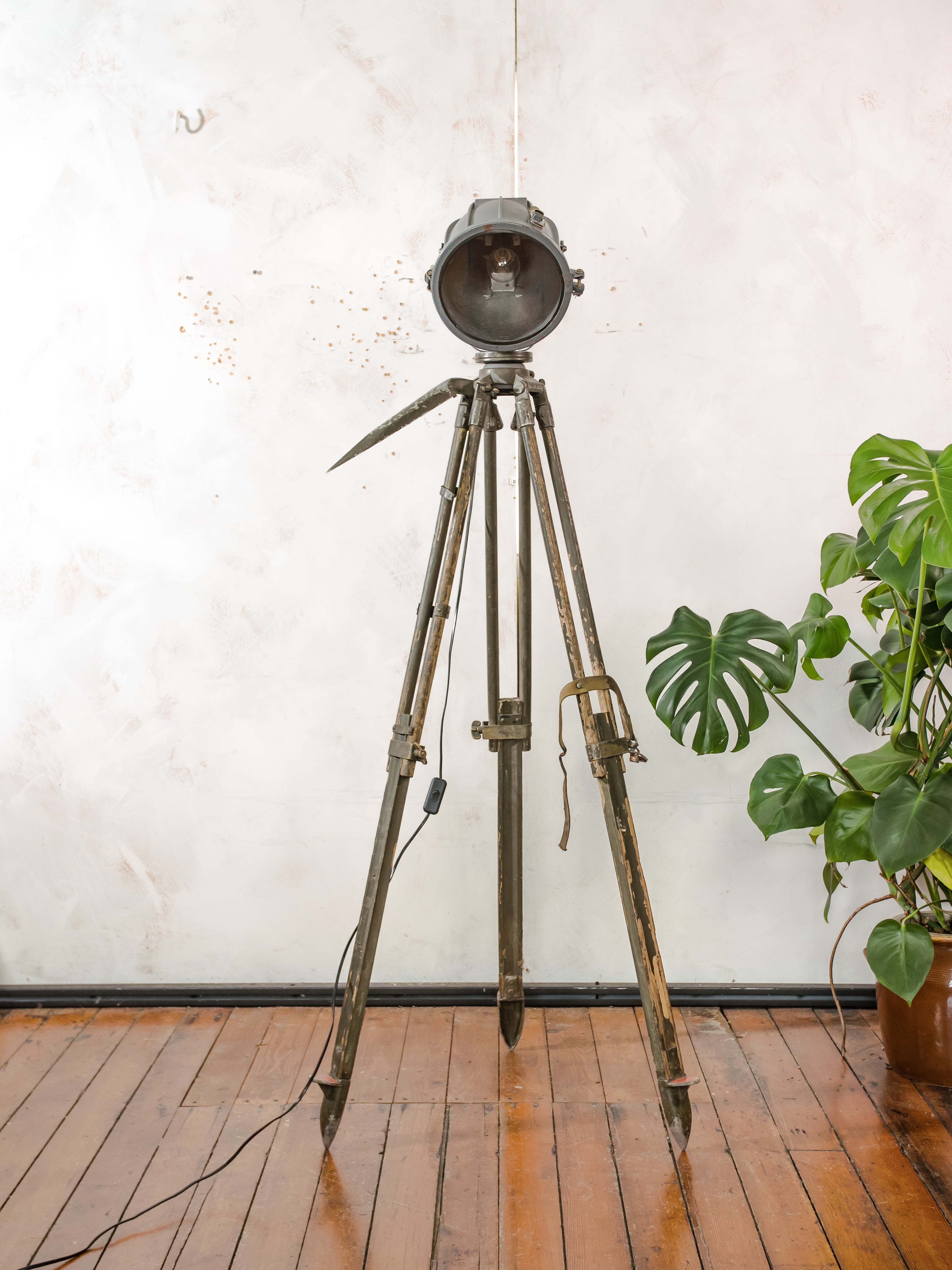 Soviet JP54 "Rocket" Spotlight Floor Lamp | Vintage 1970s USSR Studio Light on Ertel-Werk Tripod