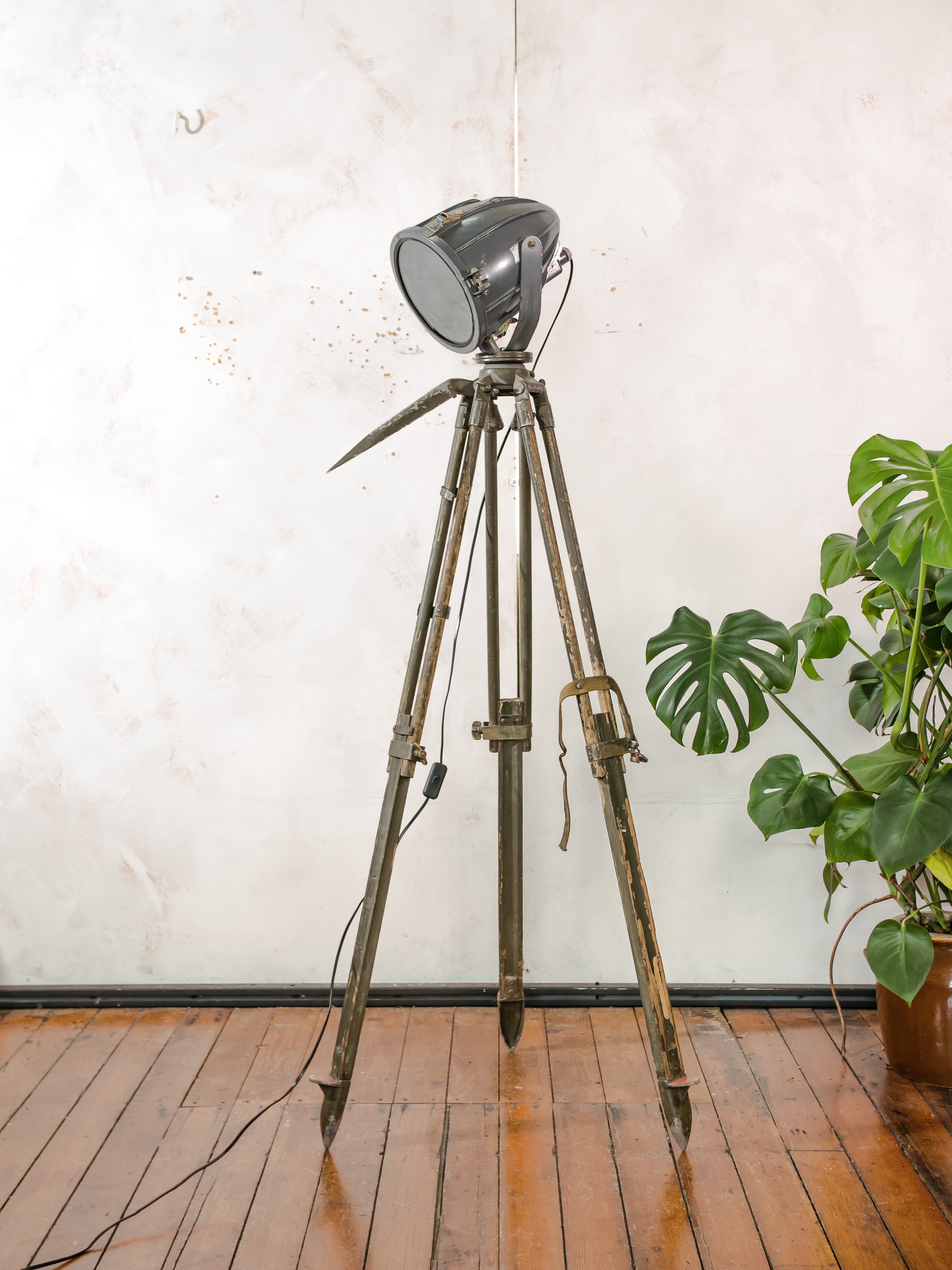 Soviet JP54 "Rocket" Spotlight Floor Lamp | Vintage 1970s USSR Studio Light on Ertel-Werk Tripod