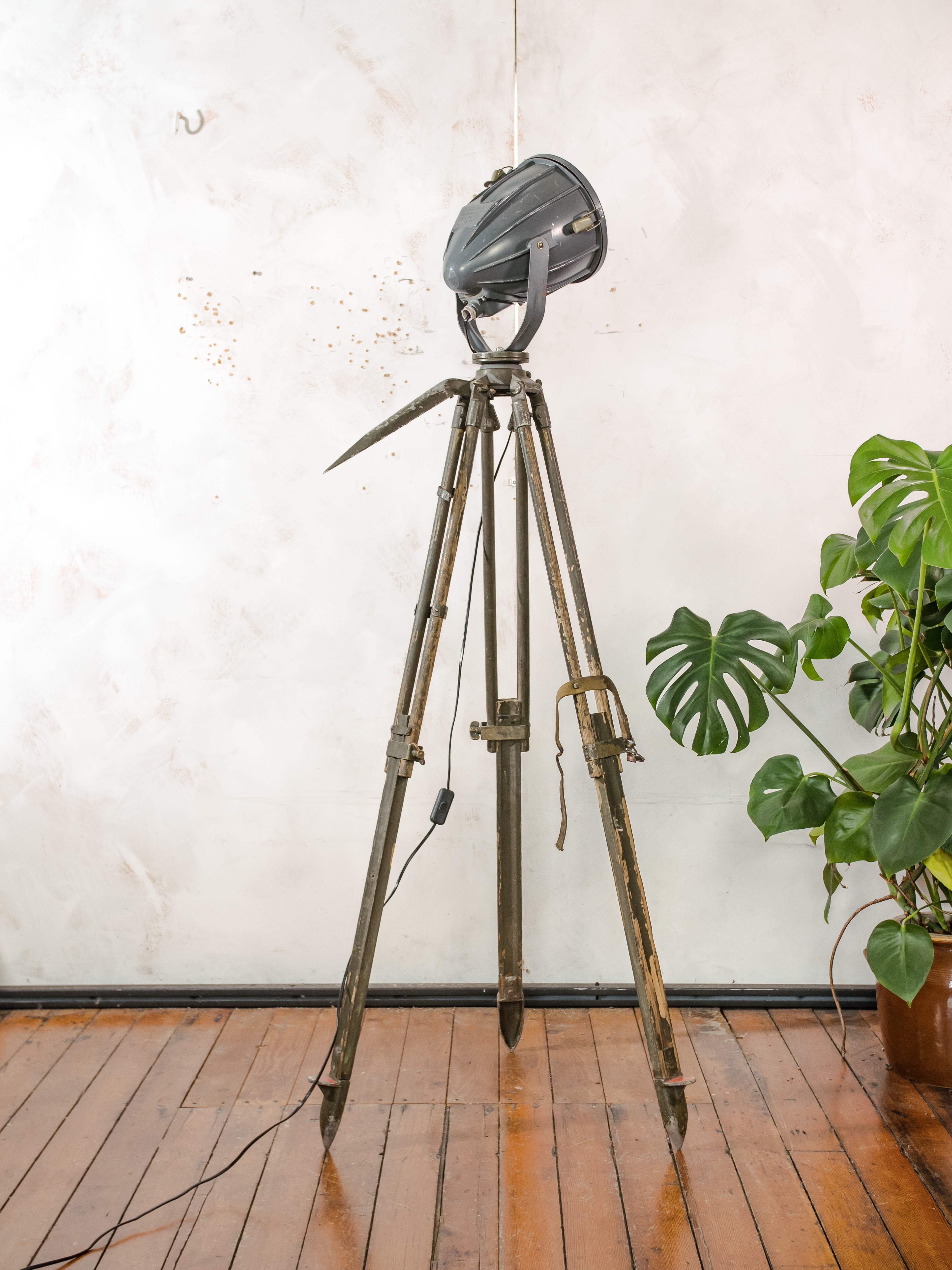 Soviet JP54 "Rocket" Spotlight Floor Lamp | Vintage 1970s USSR Studio Light on Ertel-Werk Tripod