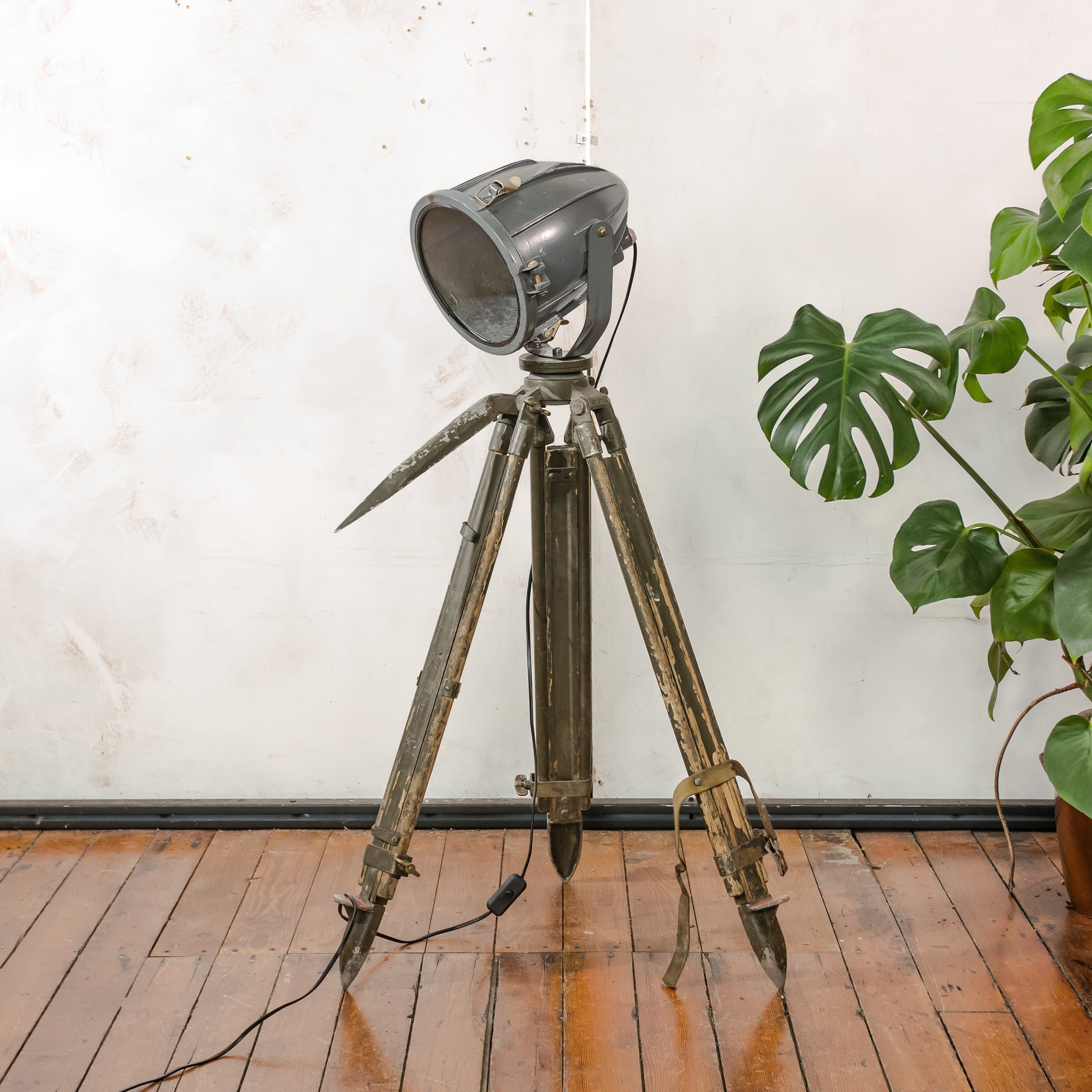 Soviet JP54 "Rocket" Spotlight Floor Lamp | Vintage 1970s USSR Studio Light on Ertel-Werk Tripod