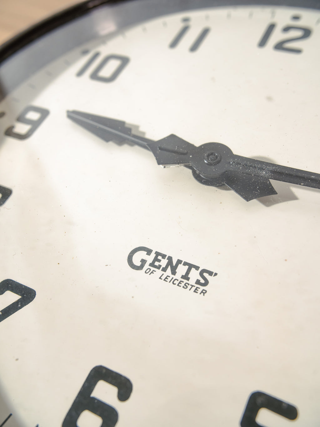 Gents of Leicester Dubbelzijdige Stationsklok | Jaren 40 Bakelieten Secundaire Klok, Nooit Geopend, Fabrieksverzegeling Intact