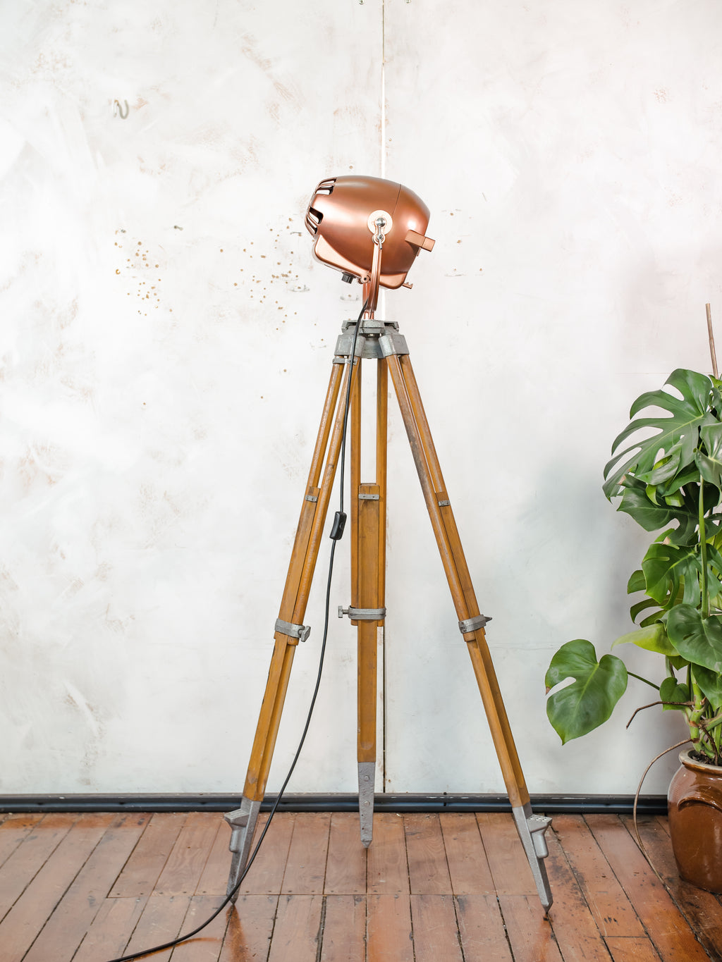 Vintage Strand Electric Patt 123 theaterspot vloerlamp | Industriële statief podiumlamp | Rood koper | Loft decor