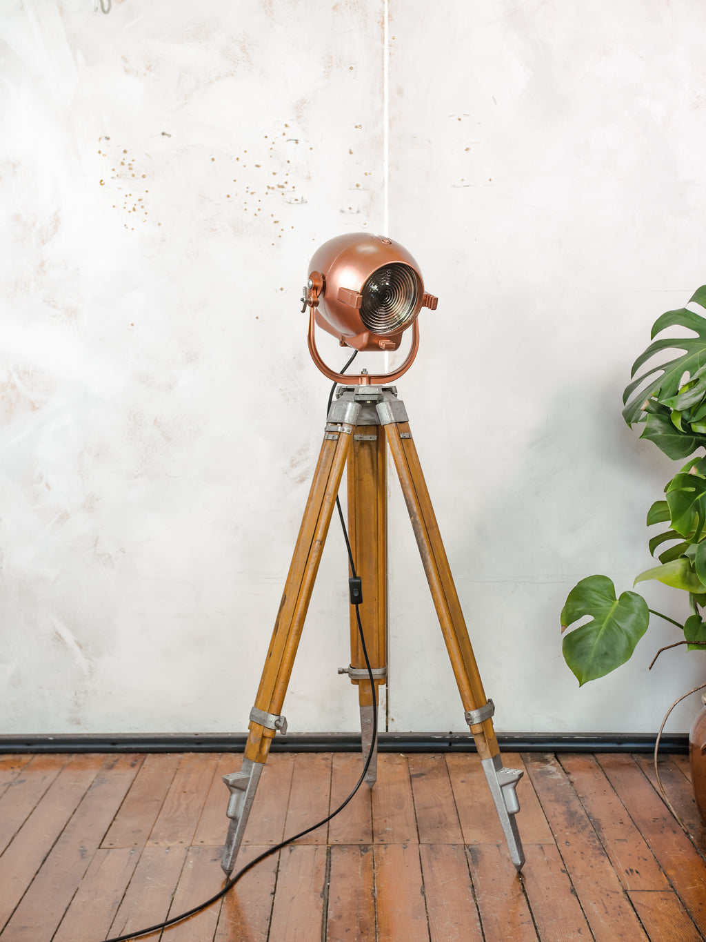 Vintage Strand Electric Patt 123 theaterspot vloerlamp | Industriële statief podiumlamp | Rood koper | Loft decor