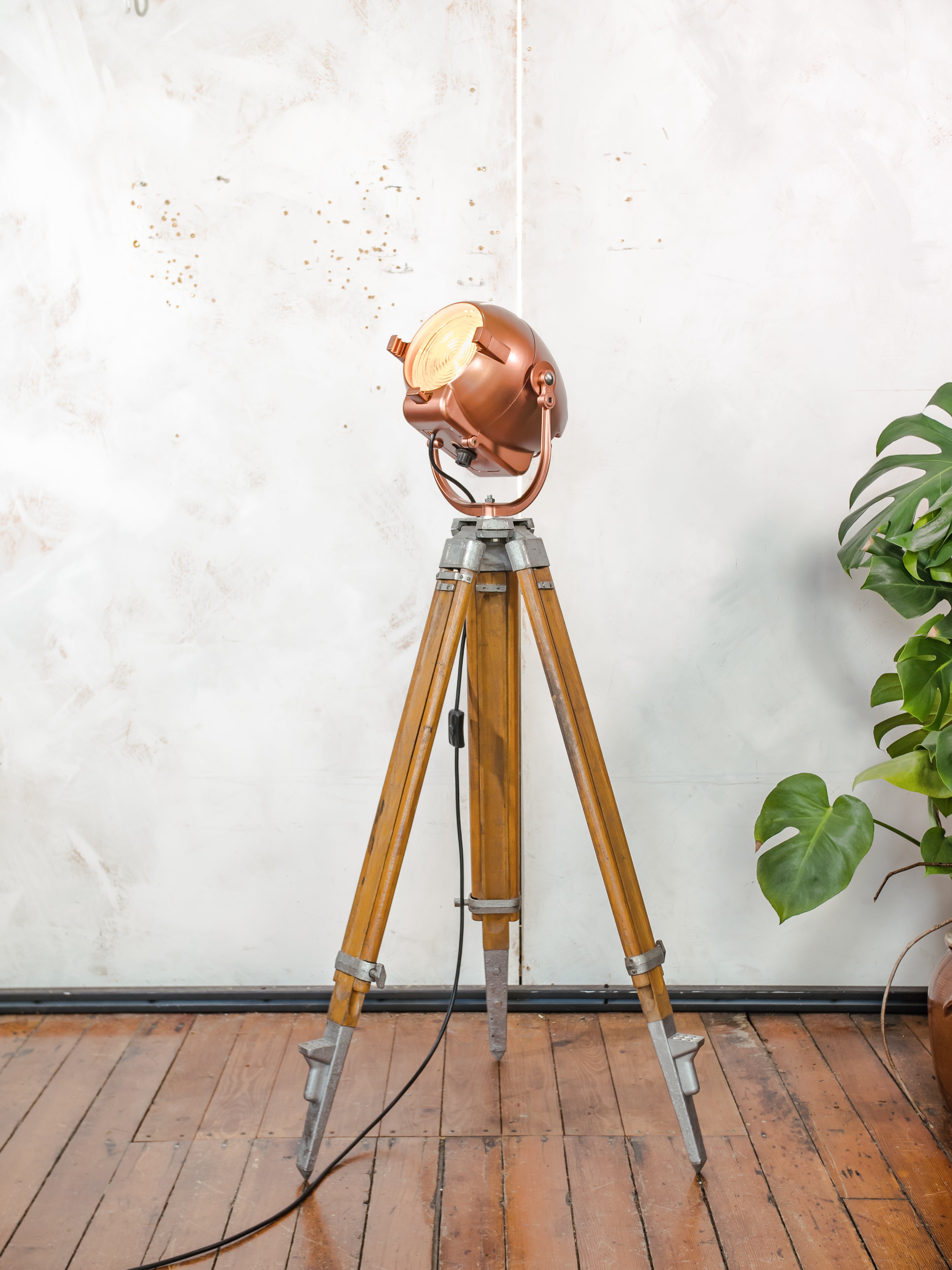 Vintage Strand Electric Patt 123 theaterspot vloerlamp | Industriële statief podiumlamp | Rood koper | Loft decor