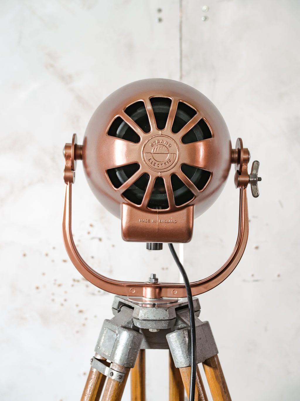 Vintage Strand Electric Patt 123 theaterspot vloerlamp | Industriële statief podiumlamp | Rood koper | Loft decor