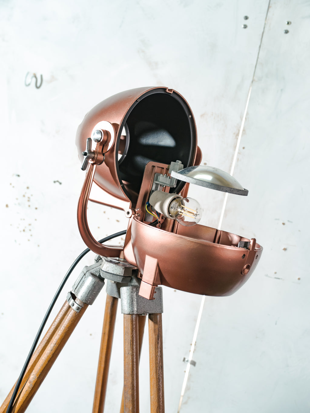 Vintage Strand Electric Patt 123 theaterspot vloerlamp | Industriële statief podiumlamp | Rood koper | Loft decor