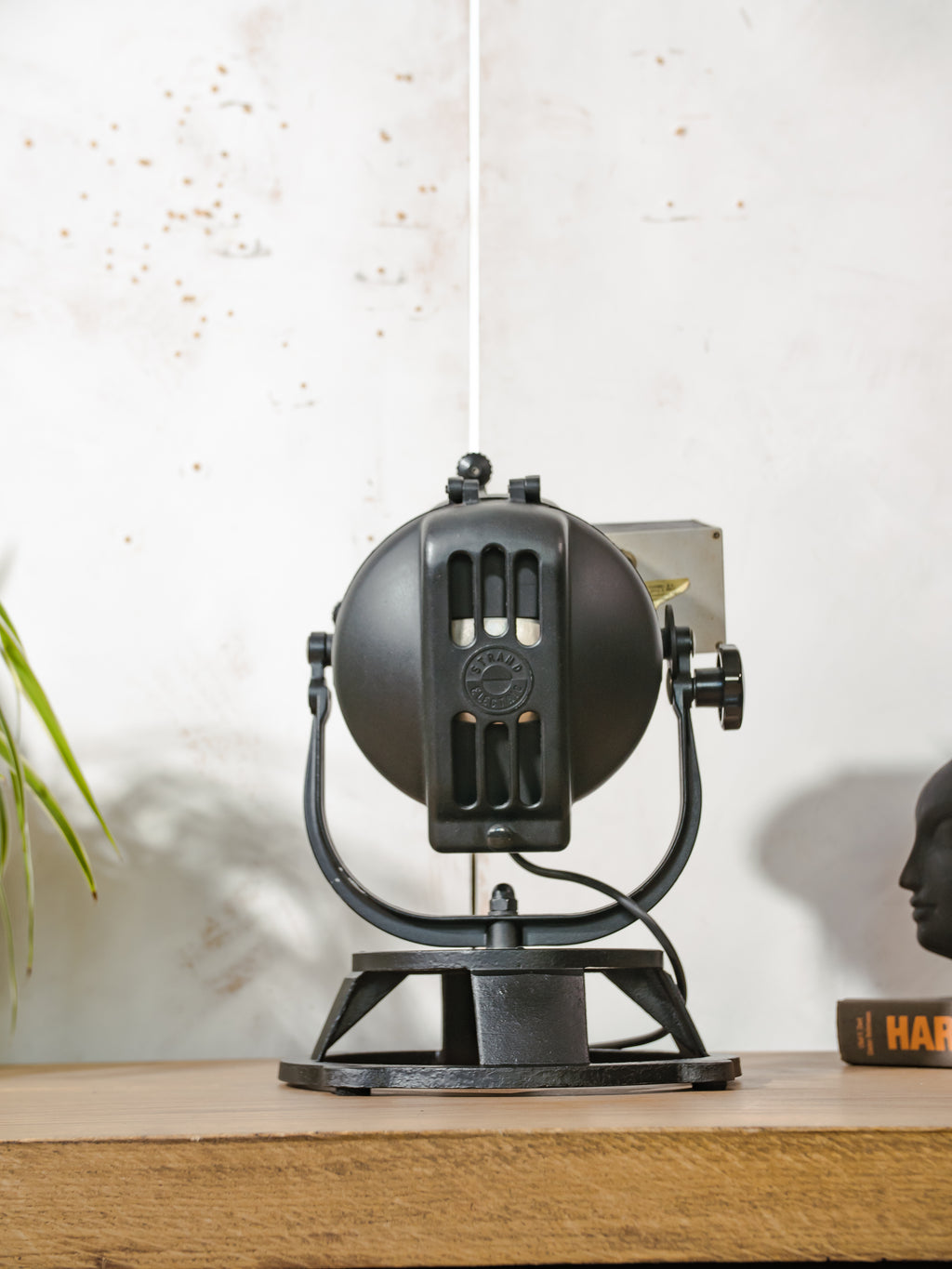 Strand Electric Patt 23 pignose theaterspot tafel lamp | Toverli kleurenwiel motor | Britse toneellamp uit de jaren 60 | Custom voet | Opnieuw bedraad