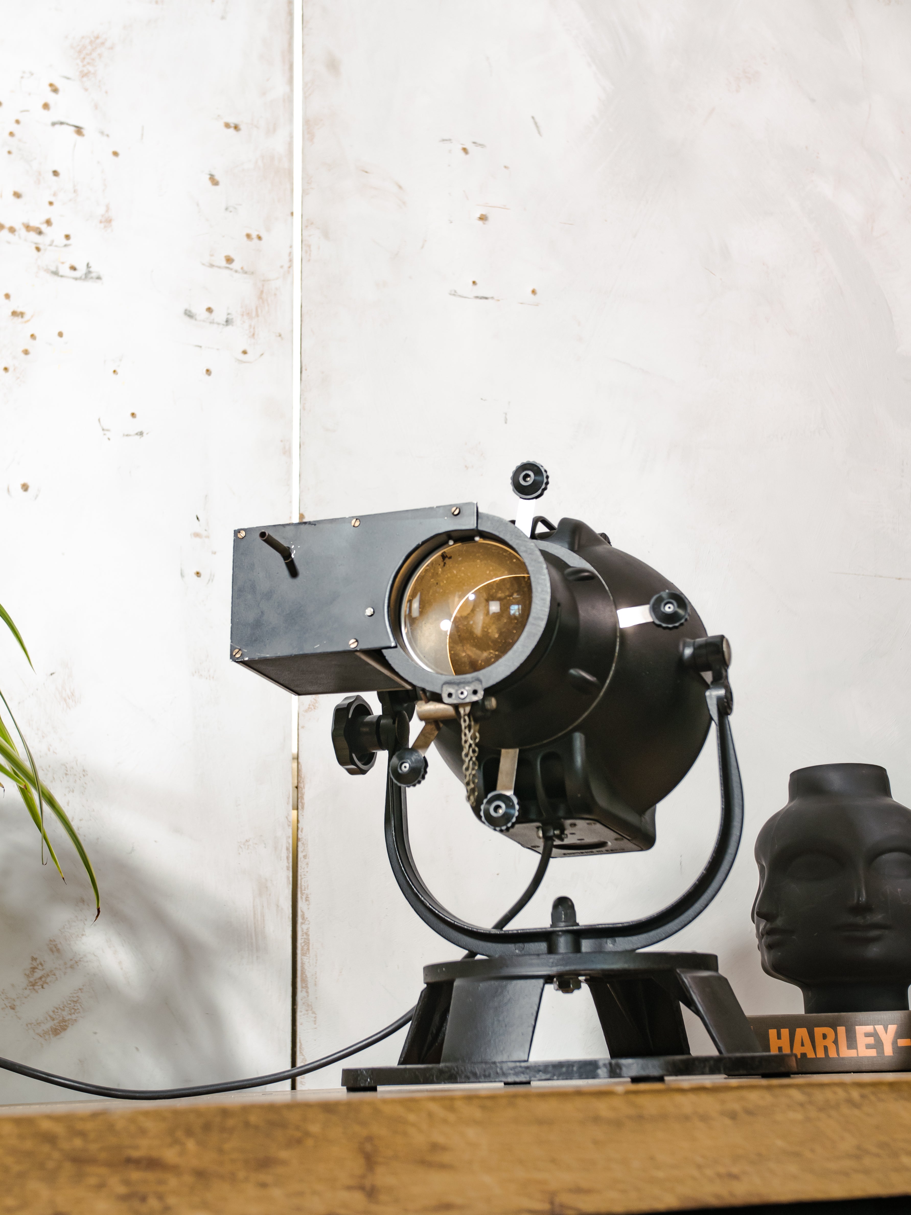 Strand Electric Patt 23 pignose theaterspot tafel lamp | Toverli kleurenwiel motor | Britse toneellamp uit de jaren 60 | Custom voet | Opnieuw bedraad