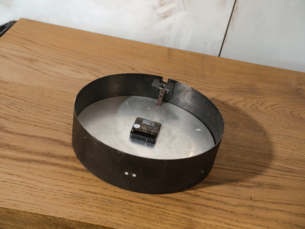 Kleine stationsklok uit de jaren 30 van Siemens, Ø30 cm, satijnzwart, industriële fabrieksklok, omgebouwd naar QUARTZ uurwerk.